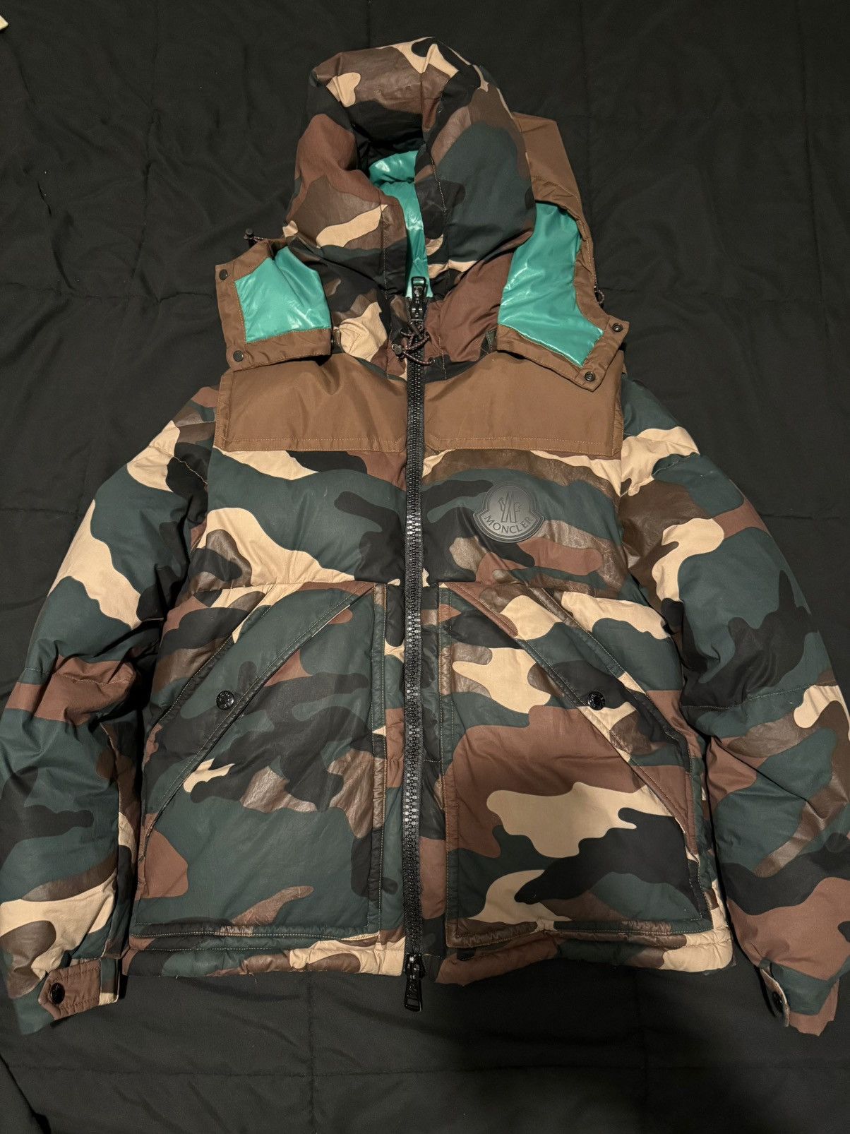 Moncler camo moncler coat Size US S / EU 44-46 / 1 - 1 Thumbnail