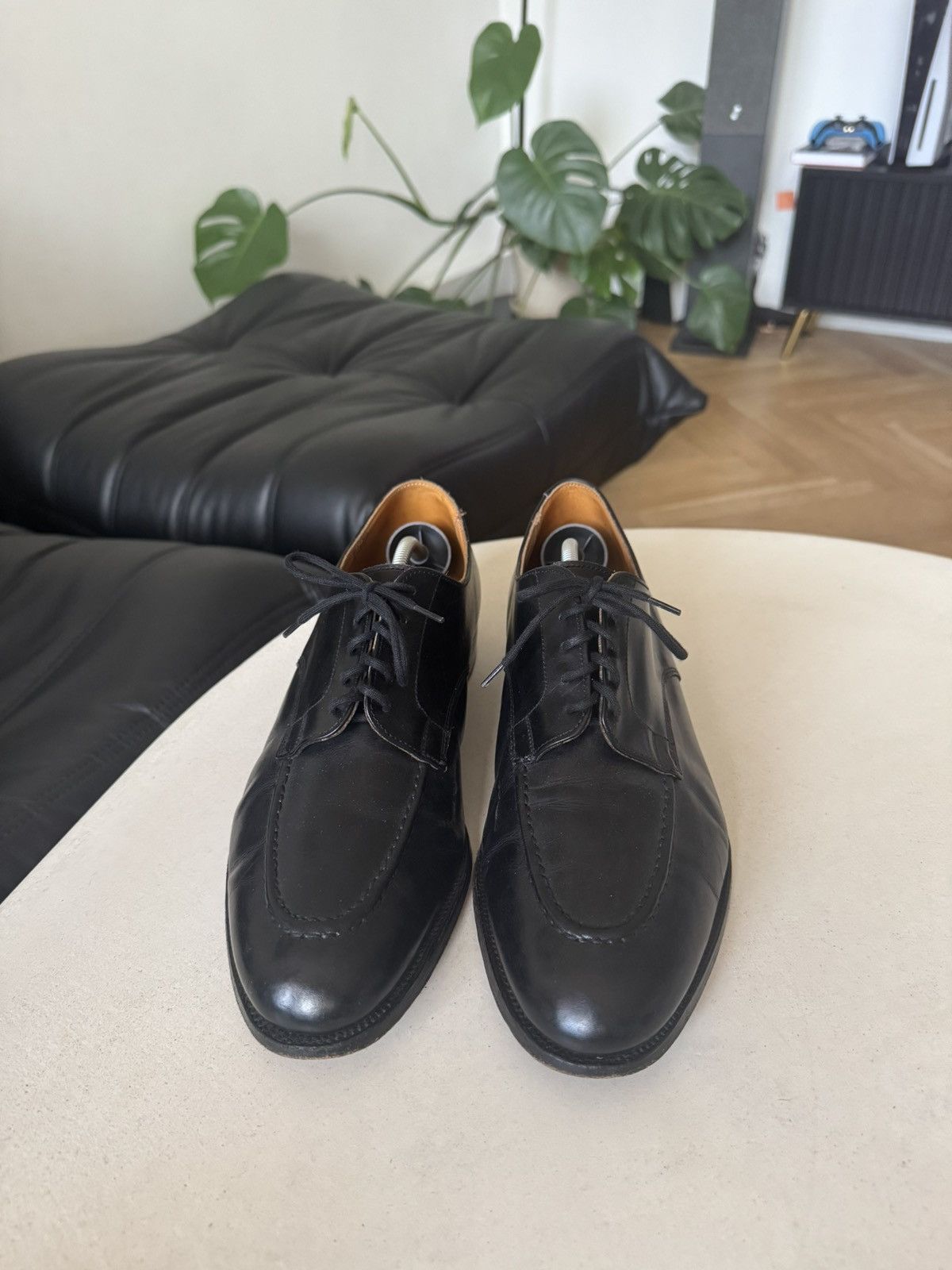Leather Tricker's Leather Black Casual Derby Shoes High Quality Size US 8 / EU 41 - 2 Thumbnail