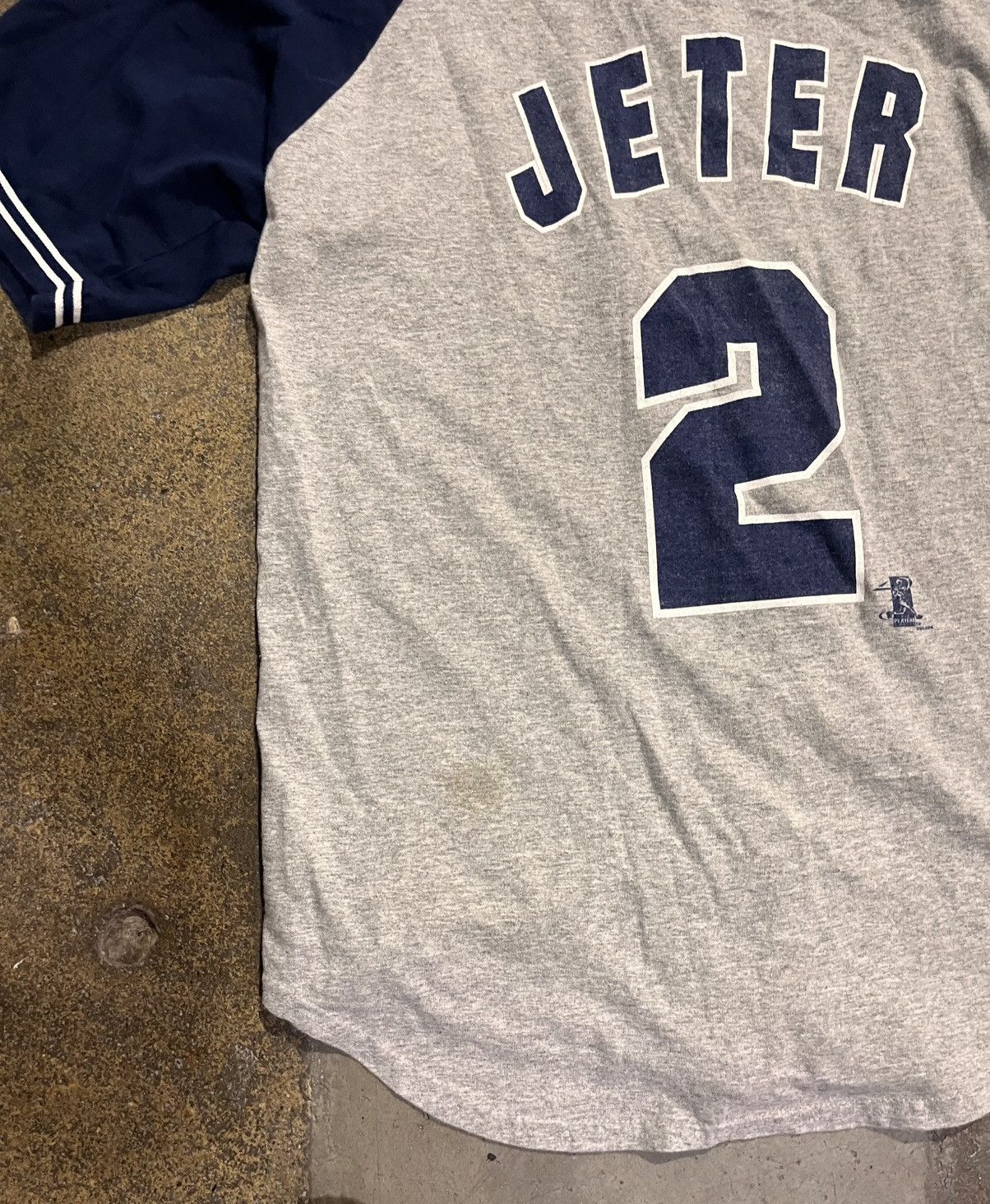 Other 1998 True Fan Derek Jeter New York Yankees MLB Jersey SZ M Size US M / EU 48-50 / 2 - 6 Thumbnail