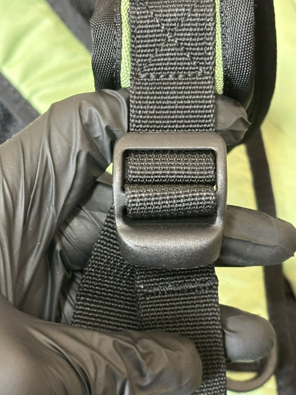 Nike ACG Nike ACG mini trail backpack with a front bungee cord system Size ONE SIZE - 7 Thumbnail
