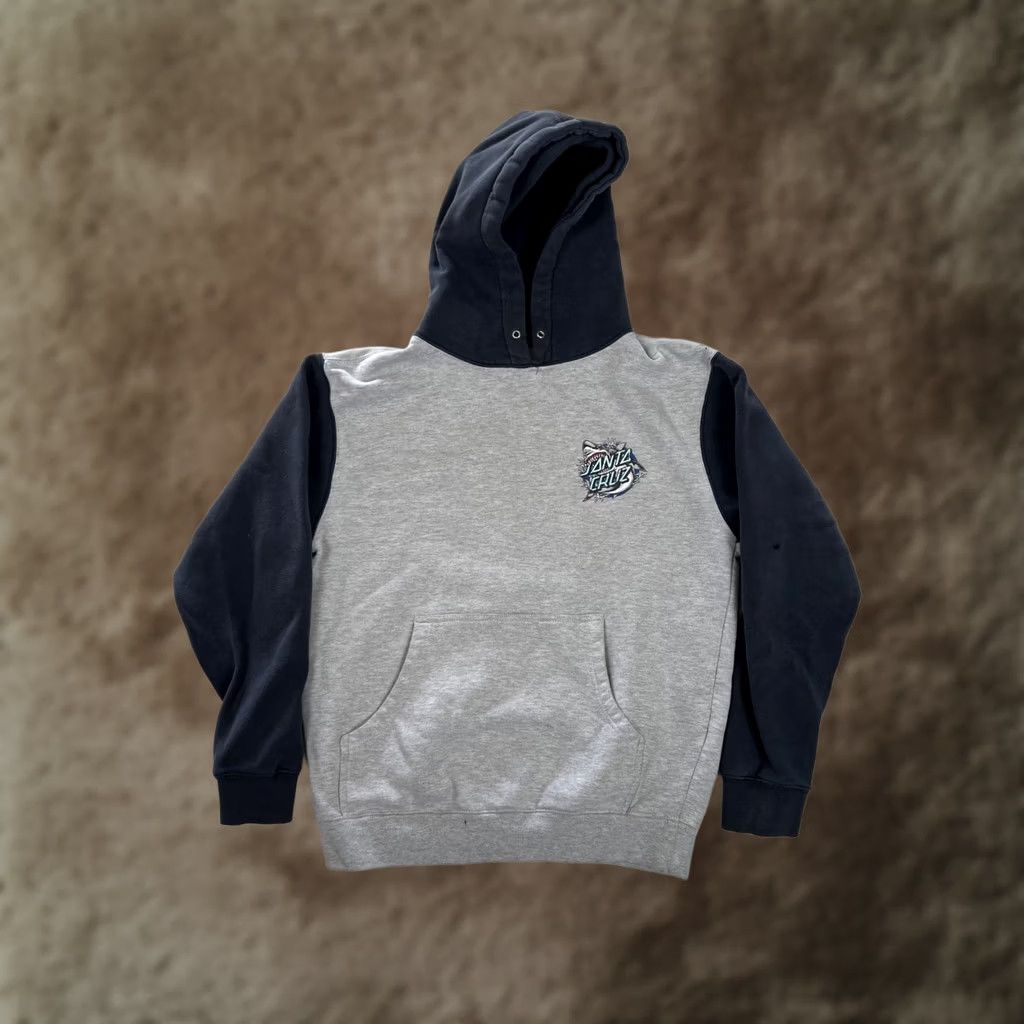 Vintage VINTAGE Santa Cruz Hoodie Sweatshirt Mens S Blue Logo 90s Skate Pullover Hooded Pockets Shedding Size US S / EU 44-46 / 1 - 1 Thumbnail