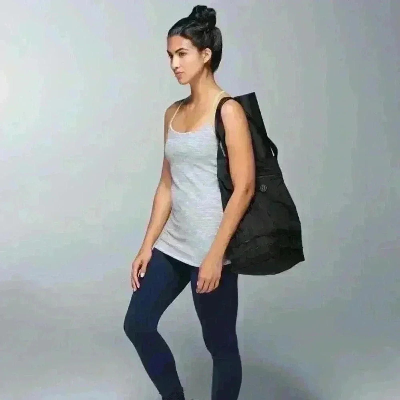 Lululemon Lululemon Dancing Warrior Tank Silver Spoon/Clear Mint Sz 10 Size L / US 10 / IT 46 - 2 Thumbnail