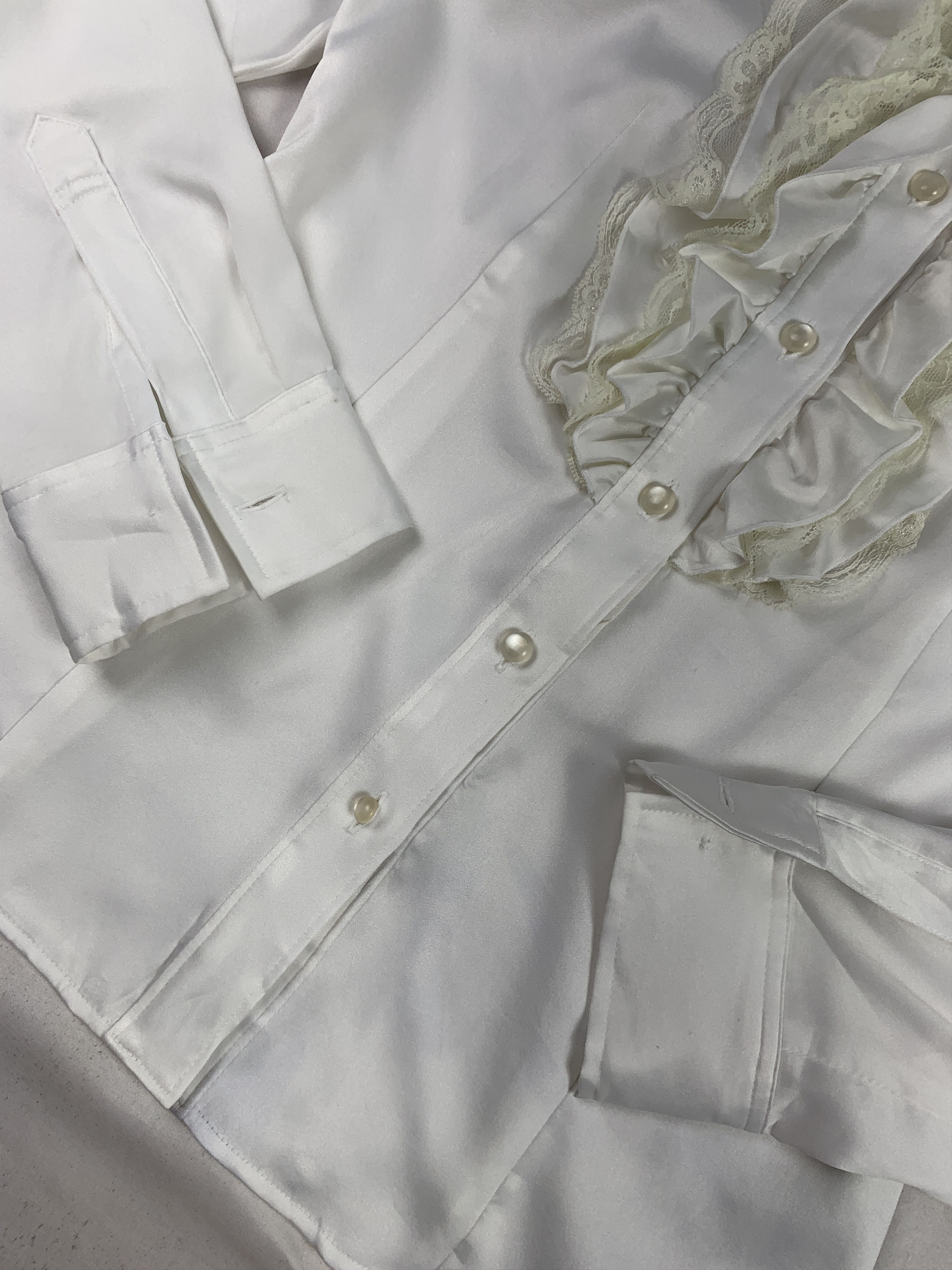 Japanese Brand Luccia White Ruffle Trim Blouse (M) Size M / US 6-8 / IT 42-44 - 5 Thumbnail