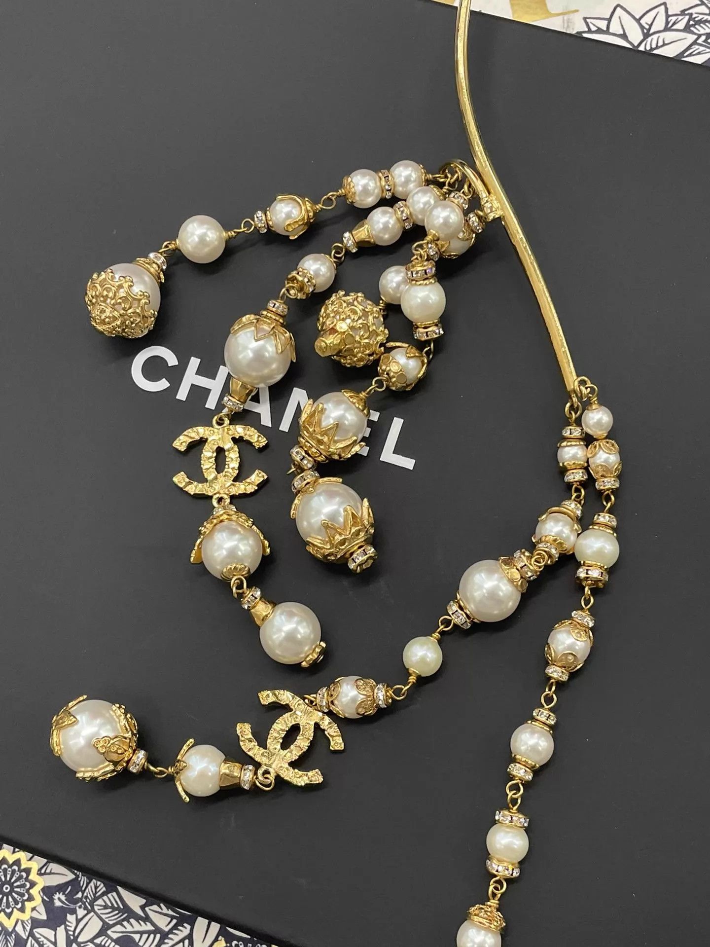 Chanel Chanel Castle Series Pearl Tassel Chain Headband Size ONE SIZE - 2 Thumbnail