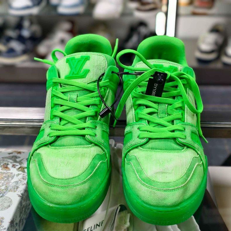 Louis Vuitton LV Trainer Fluorescent Green Sneaker Size 7-2506 Size US 7 / EU 40 - 2 Thumbnail