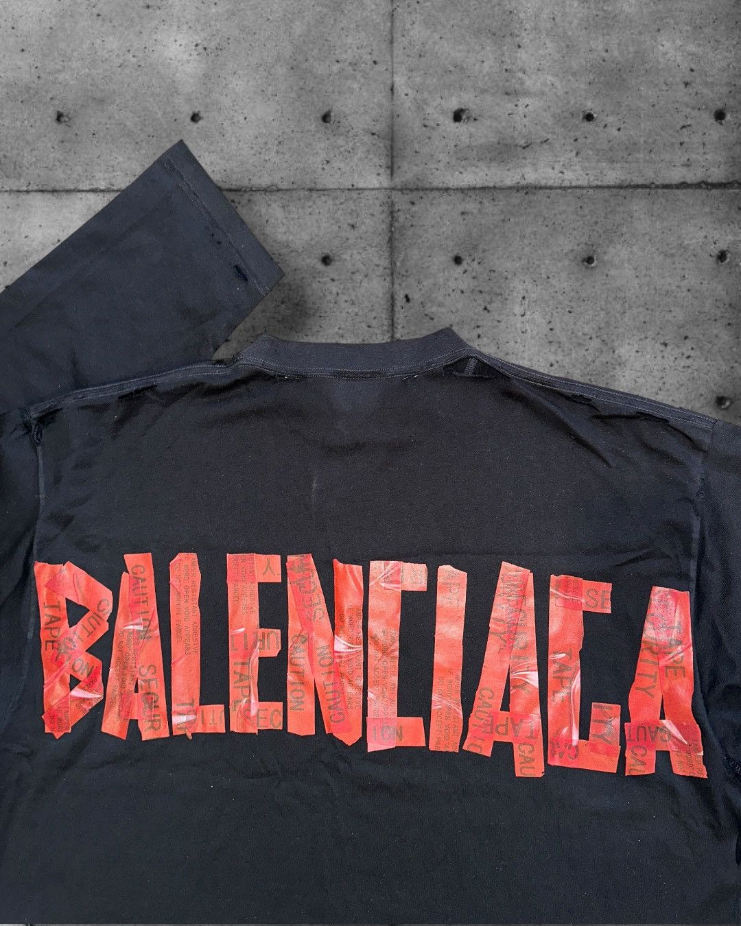 Balenciaga Balenciaga Security Tape Logo T-Shirt Oversized Size US L / EU 52-54 / 3 - 6 Thumbnail