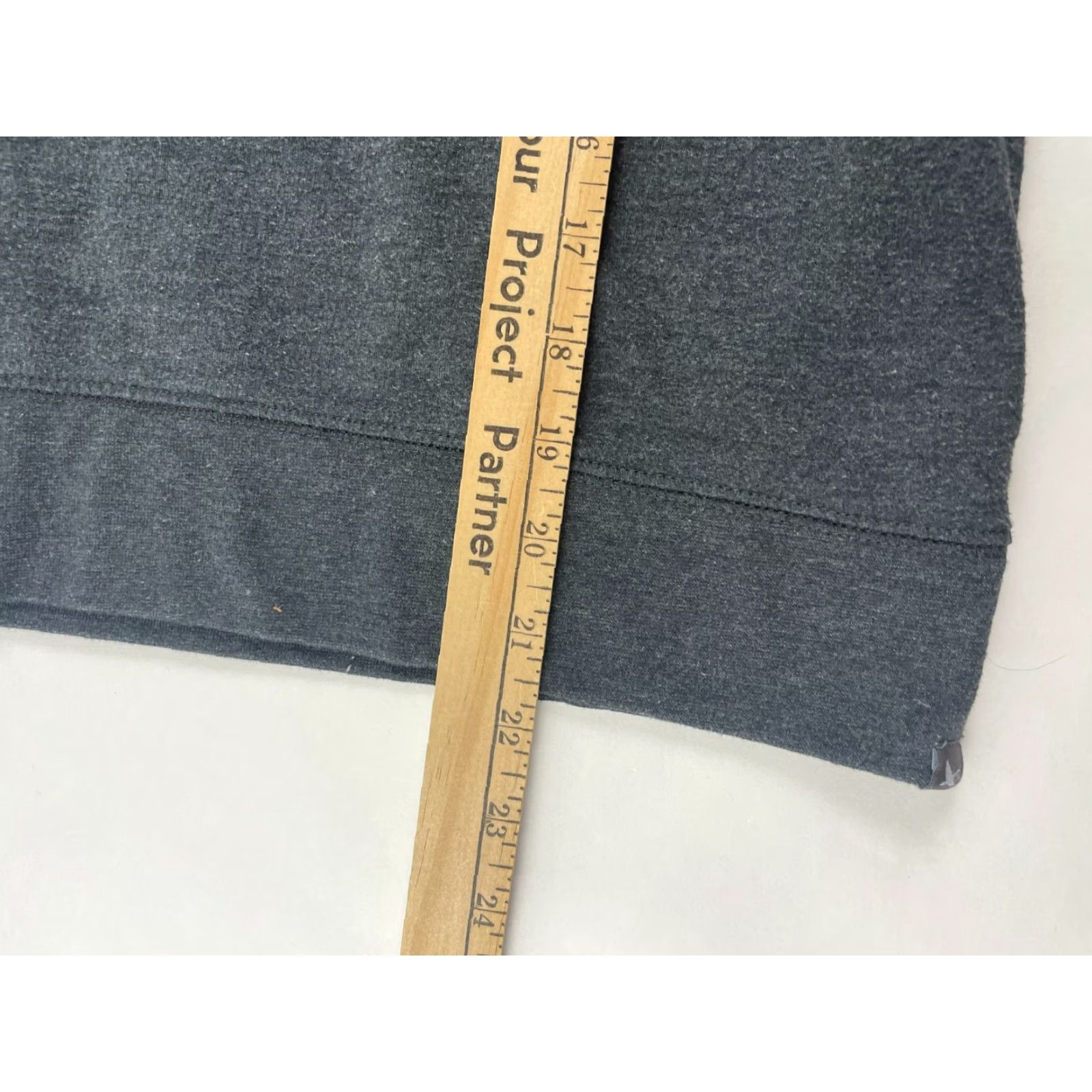 Eddie Bauer Eddie Bauer Sweater Women's Size Small Gray Pullover Round Neck Long Sleeve Size S / US 4 / IT 40 - 6 Thumbnail
