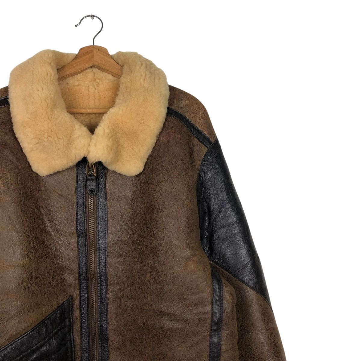 Aero Leathers 🔥TRUE VINTAGE 70’s GOLDEN BEAR SHEARLING FLIGHT JACKET B3 Size US M / EU 48-50 / 2 - 6 Thumbnail