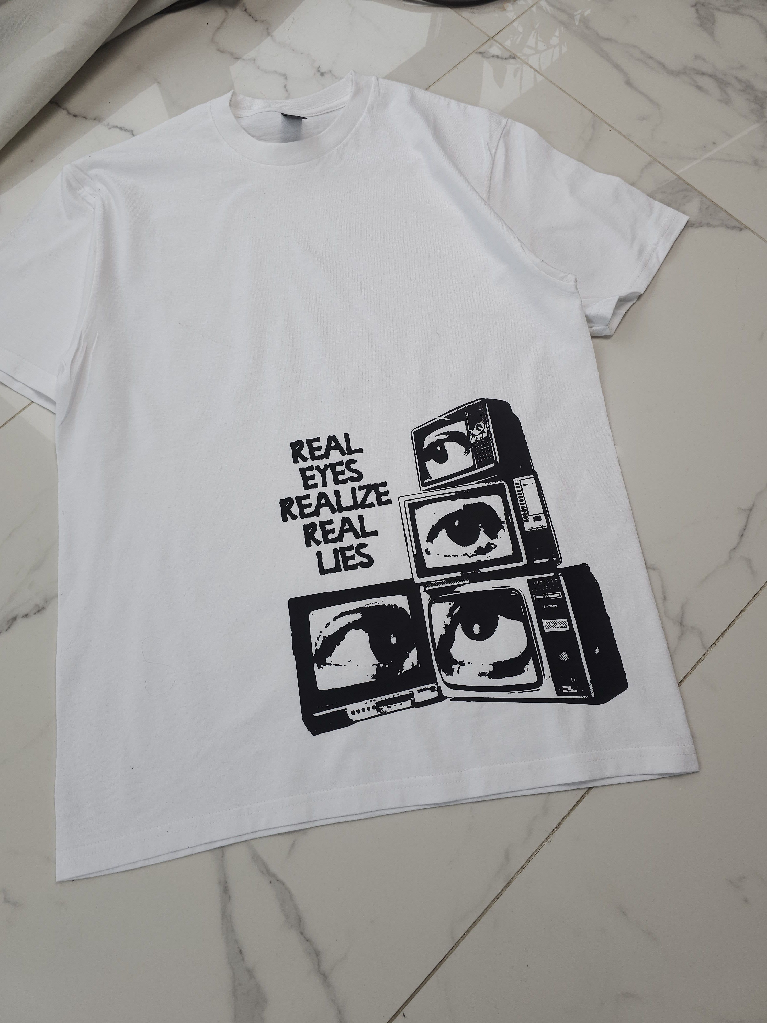 Other Y2K Vintage Real Eyes Graphic Tee Size US M / EU 48-50 / 2 - 3 Thumbnail