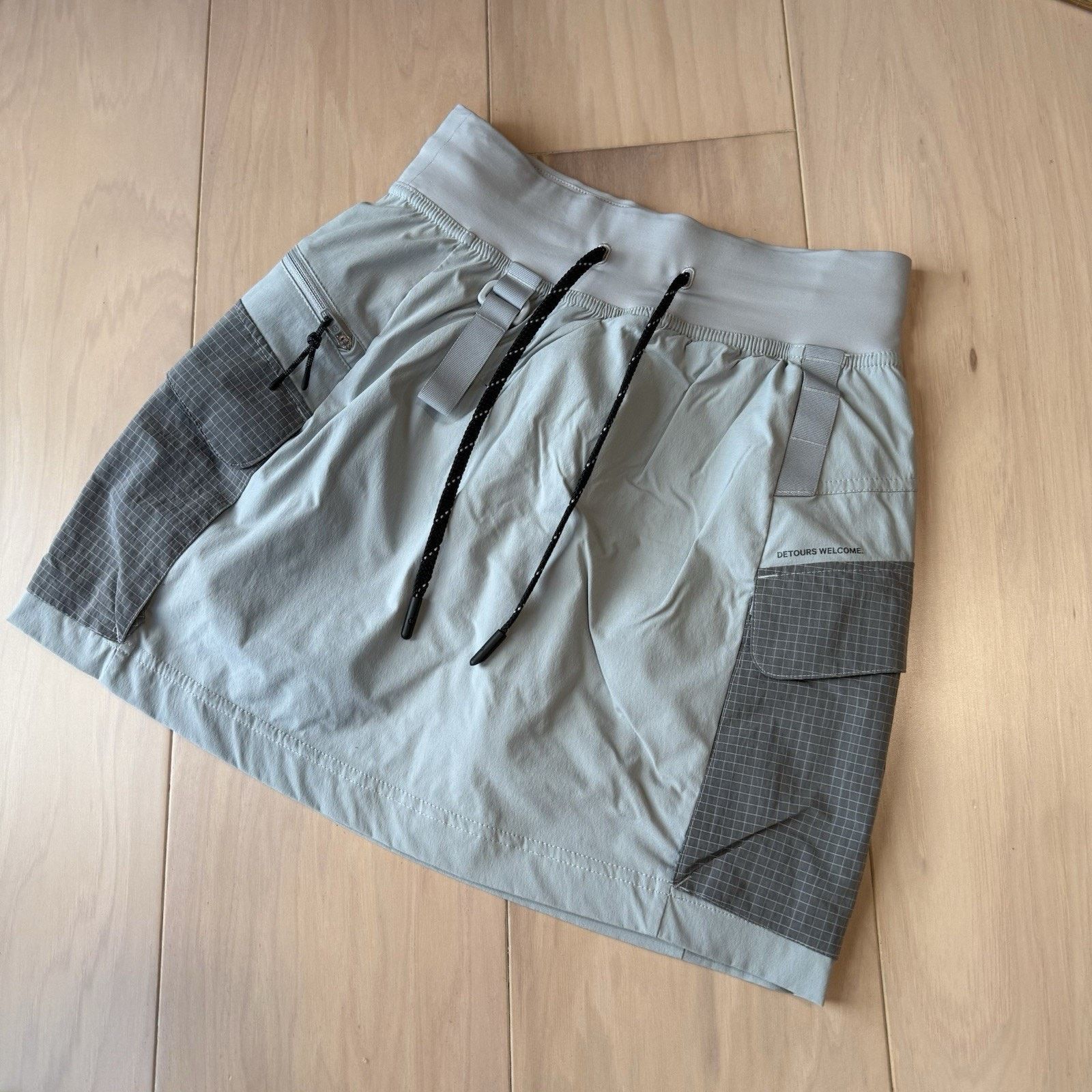 Lululemon Lululemon Multi Pocket High Rise Hiking Skirt Women's 2 Gray Size 26" / US 2 / IT 38 - 9 Thumbnail