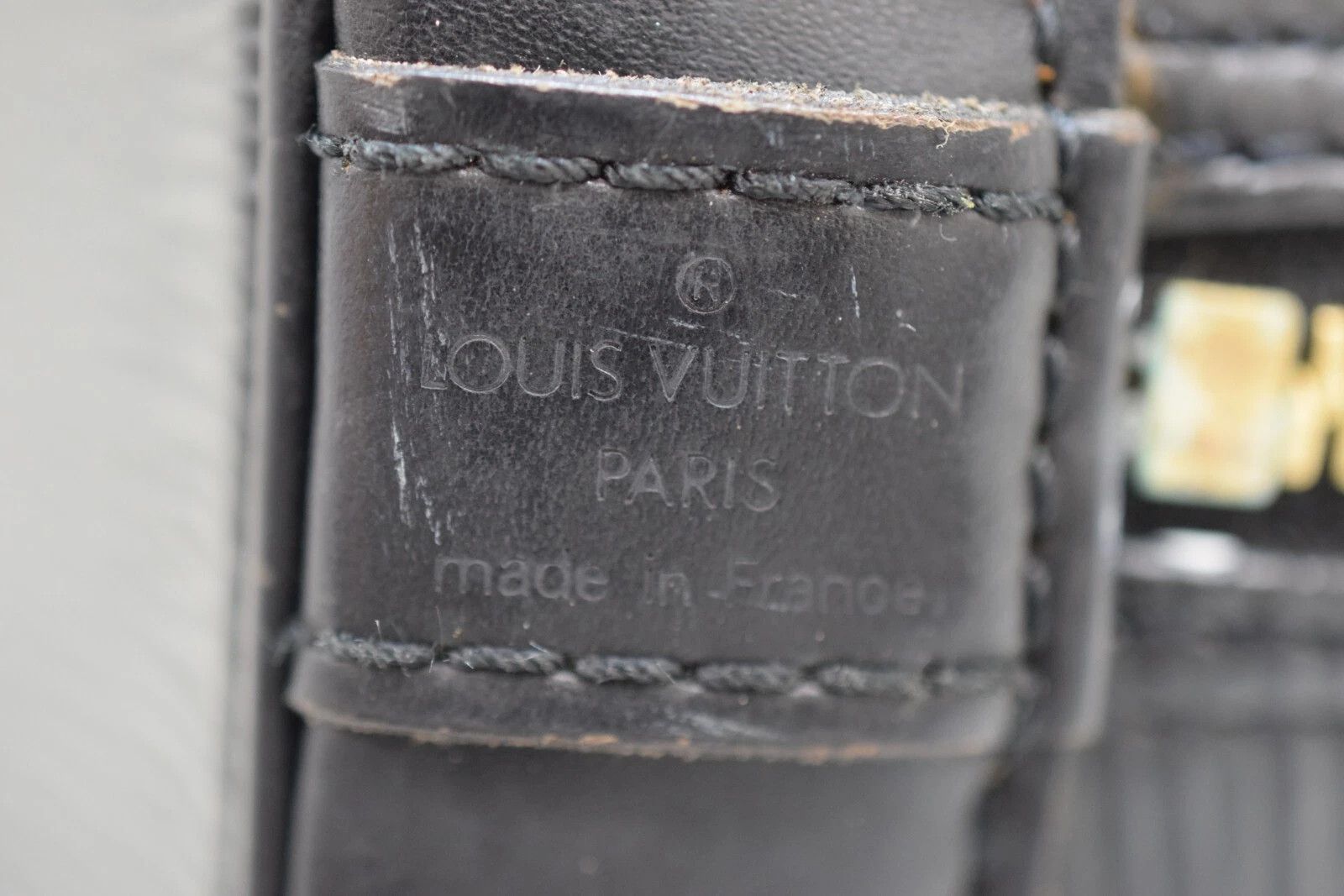 Louis Vuitton Louis Vuitton Alma Epi Leather Black Handbag M52142 Size ONE SIZE - 22 Thumbnail