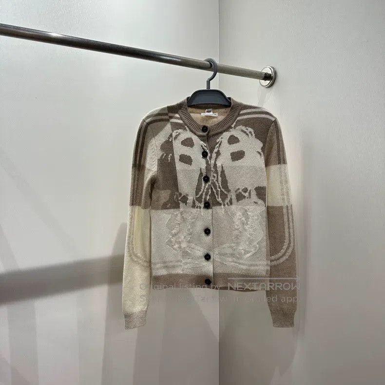 Hermes Hermes Embroidered pattern cashmere cardigan Size XS / US 0-2 / IT 36-38 - 1 Thumbnail