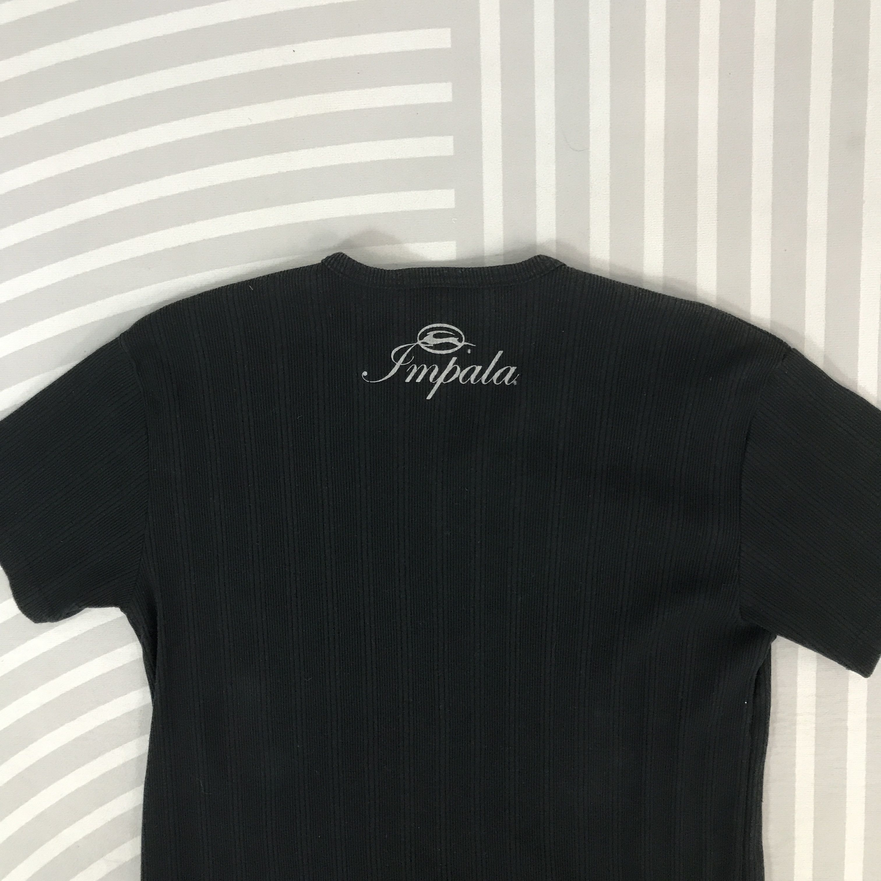Japanese Brand Vintage Impala Snap button collar T-Shirt Size US L / EU 52-54 / 3 - 4 Thumbnail