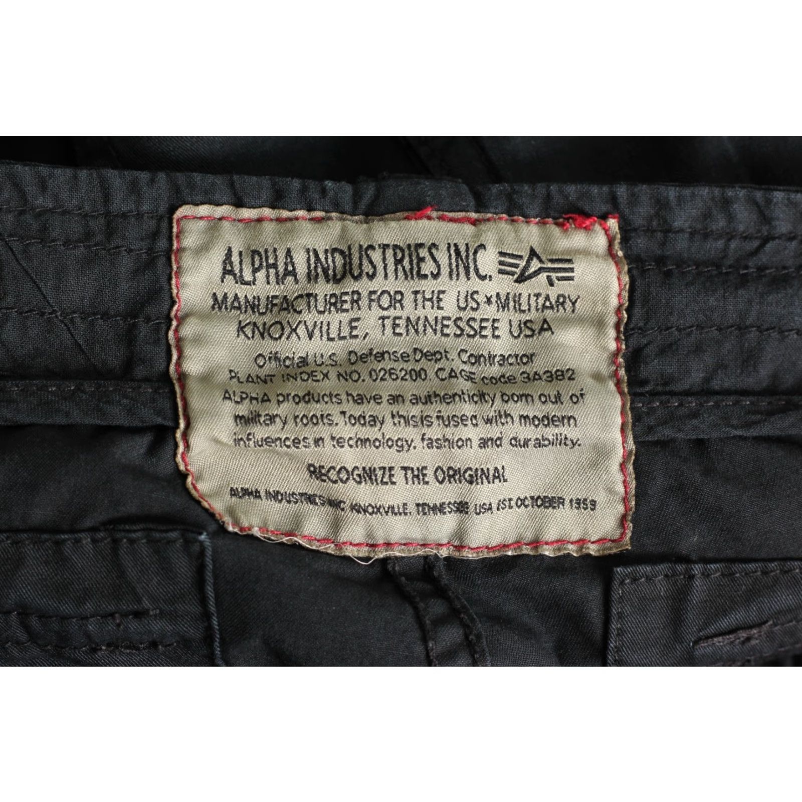 Alpha Industries VINTAGE ALPHA INDUSTRIES Cargo Shorts Men Size W30 DZ7054 Black Cargo Shorts Men 30 Inseam 13" Waist 30" Black Mens Size US 30 / EU 46 - 5 Thumbnail