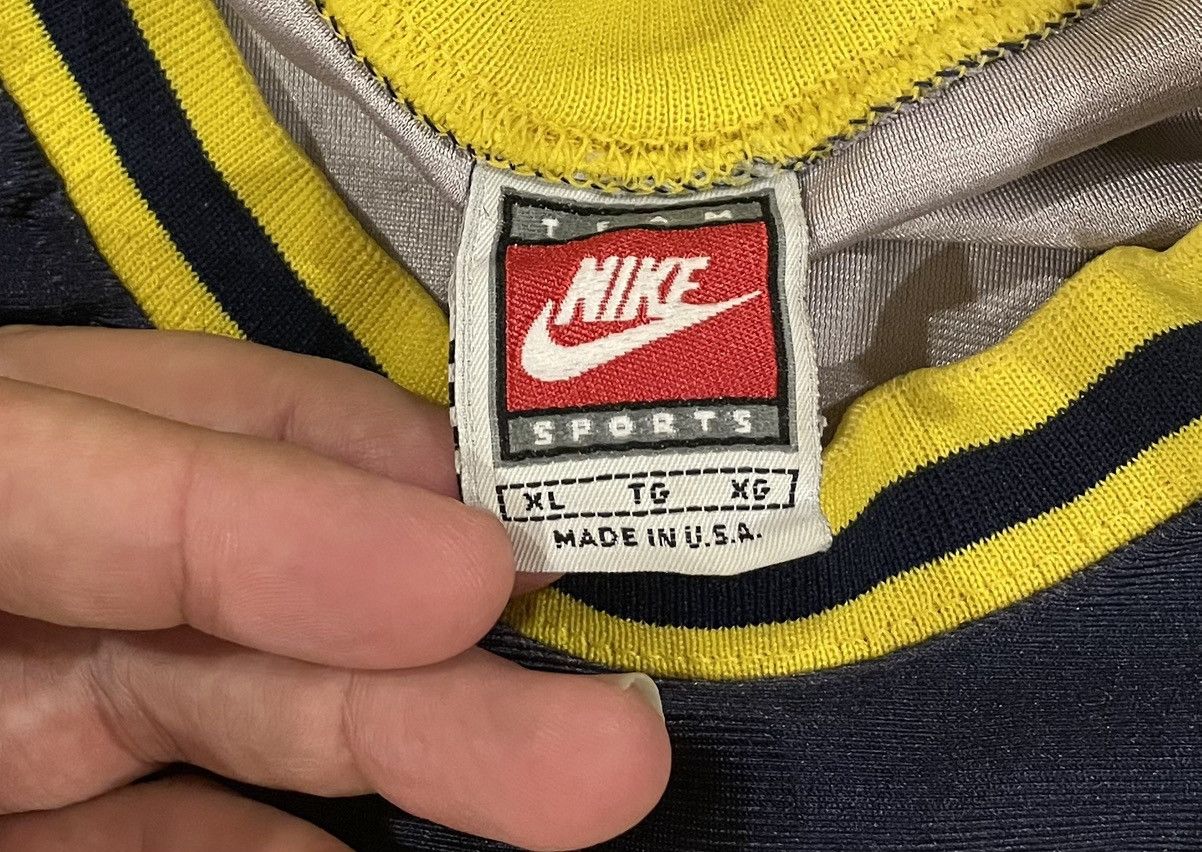 NCAA × Nike × Vintage Vintage 90s Nike Michigan Wolverines NCAA Jersey Men’s XL Size US XL / EU 56 / 4 - 4 Thumbnail