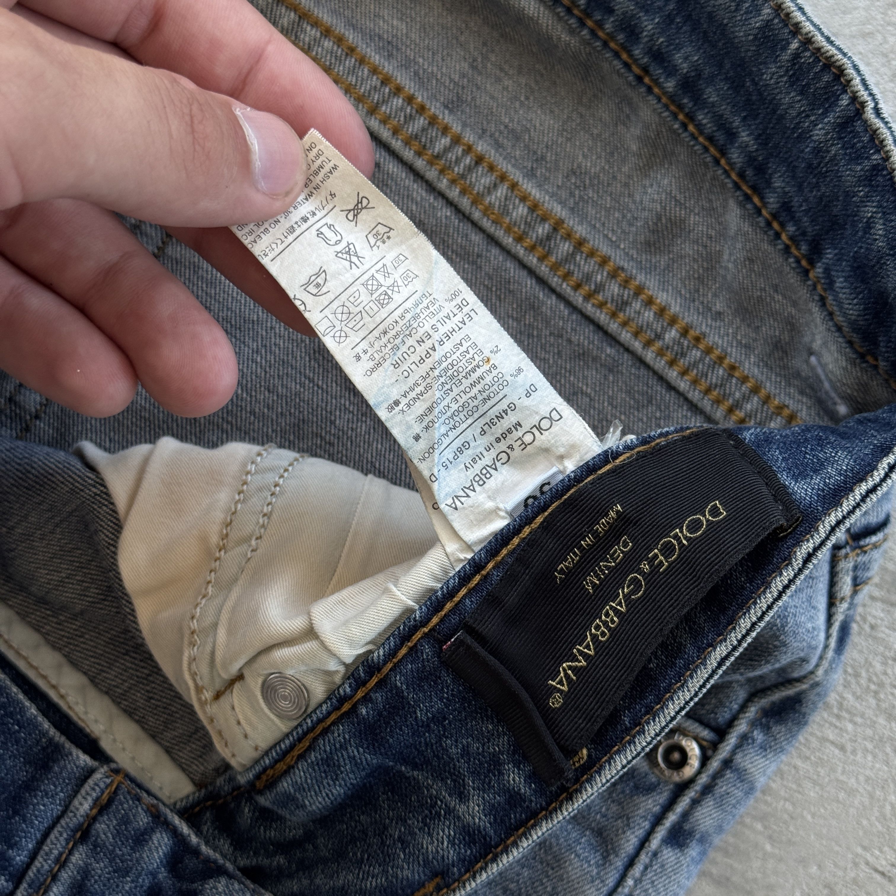 Dolce & Gabbana Vintage 90s Dolce & Gabbana Denim Shorts Size US 30 / EU 46 - 9 Thumbnail