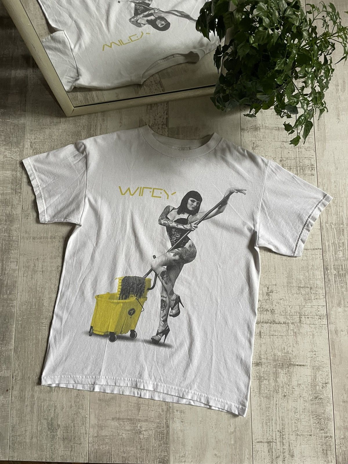Designer Tits Vintage Y2K Sexy Girl T-Shirt Archive Wircy USA RARE Size US M / EU 48-50 / 2 - 1 Thumbnail