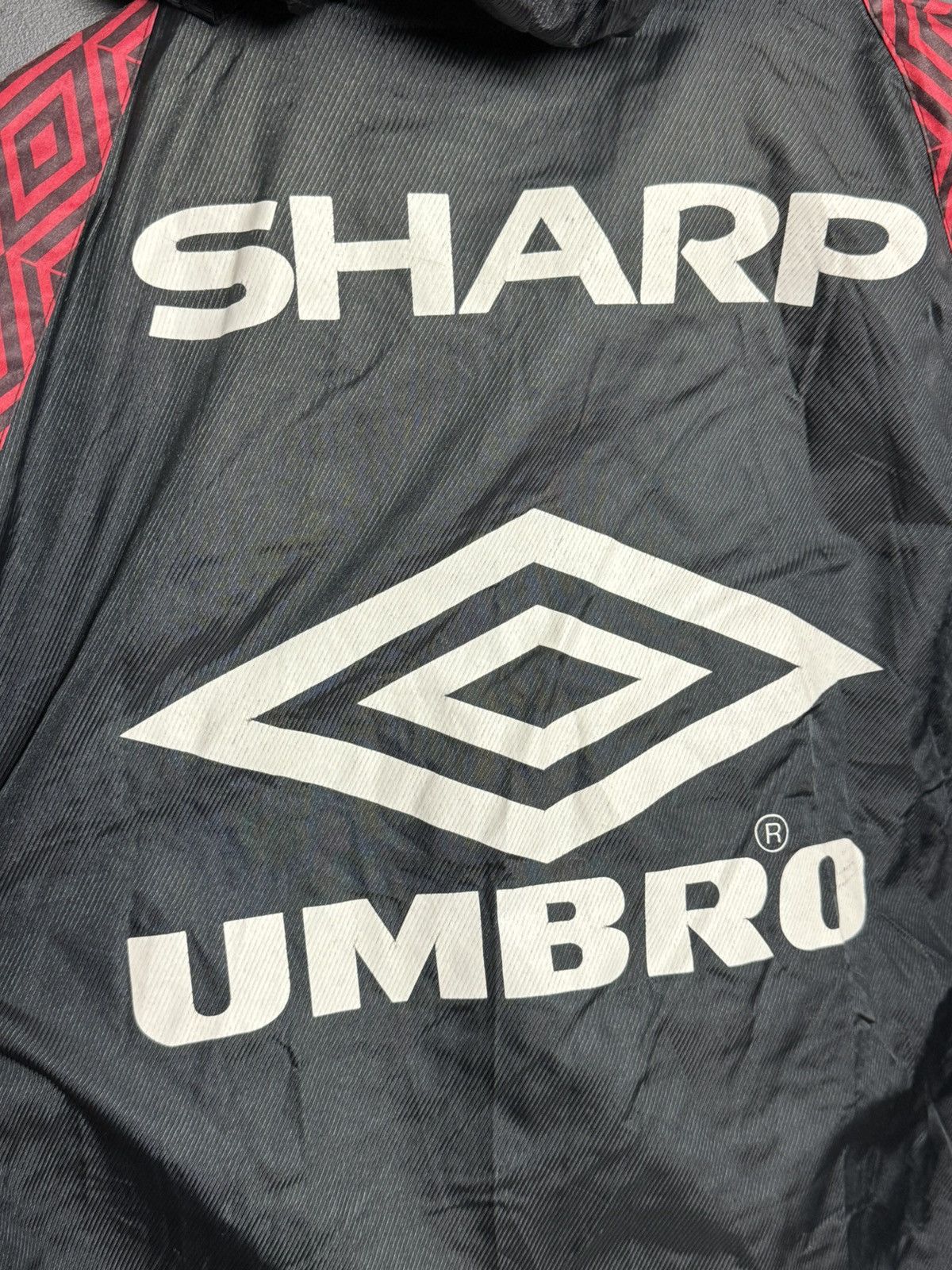 Umbro Vintage Manchester United Sharp Training Football Jacket Size US S / EU 44-46 / 1 - 4 Thumbnail