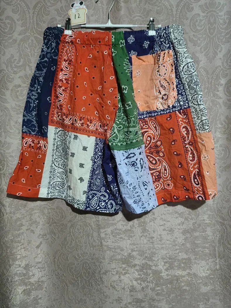 Loewe Loewe Men's Bandana Patchwork Shorts . Size US 32 / EU 48 - 2 Thumbnail