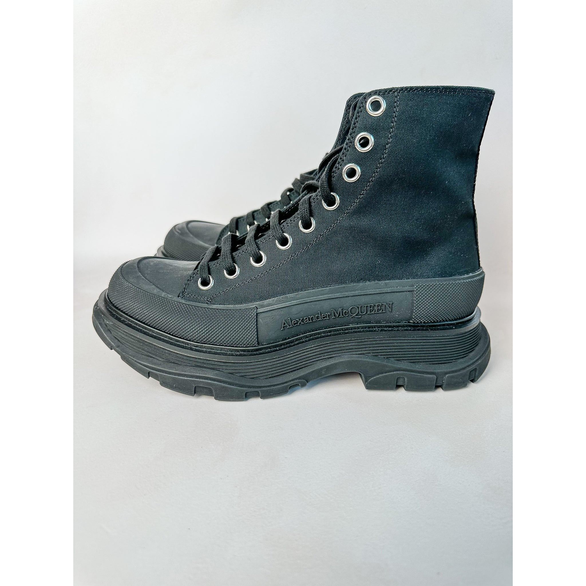 Alexander McQueen Alexander McQueen Black Alex Tread Slick Hi Sneaker Boots Size US 10 / IT 40 - 3 Thumbnail