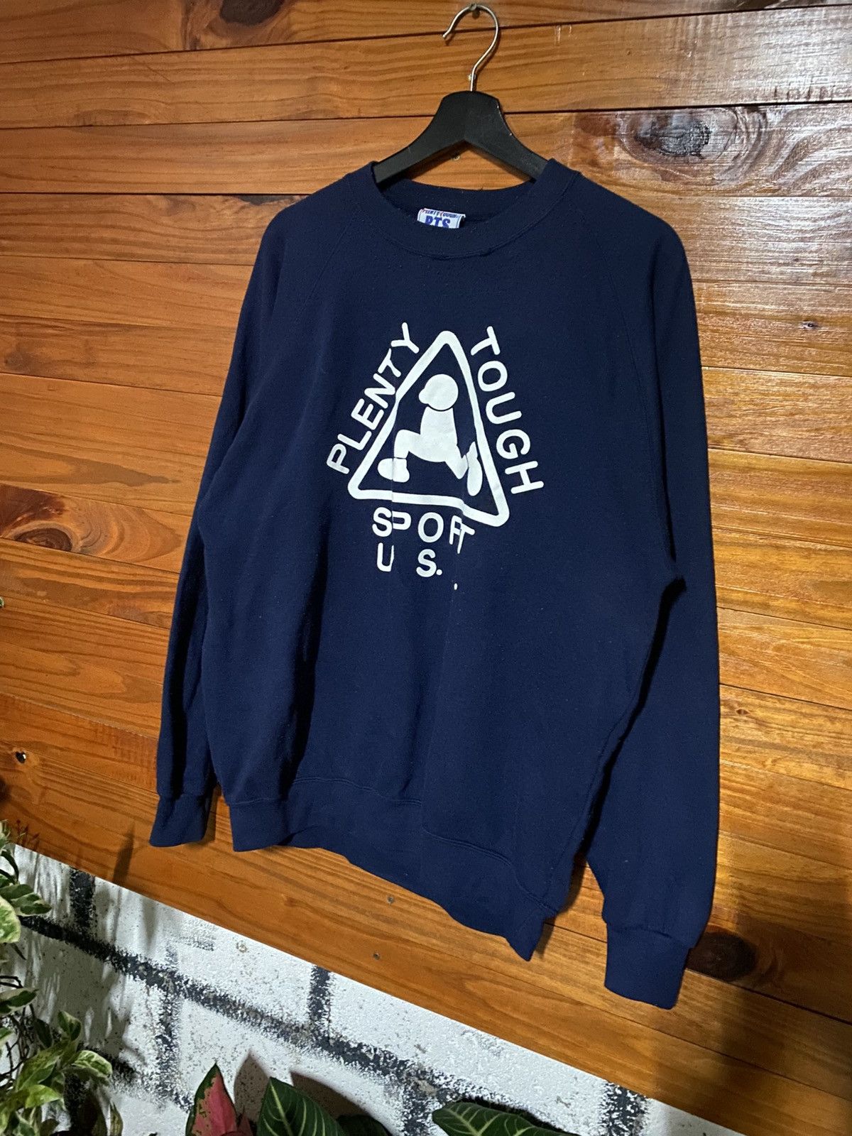 Vintage Vintage Plenty Tough PTS Sport Crewneck Sweatshirt Navy Blue Size US L / EU 52-54 / 3 - 4 Thumbnail