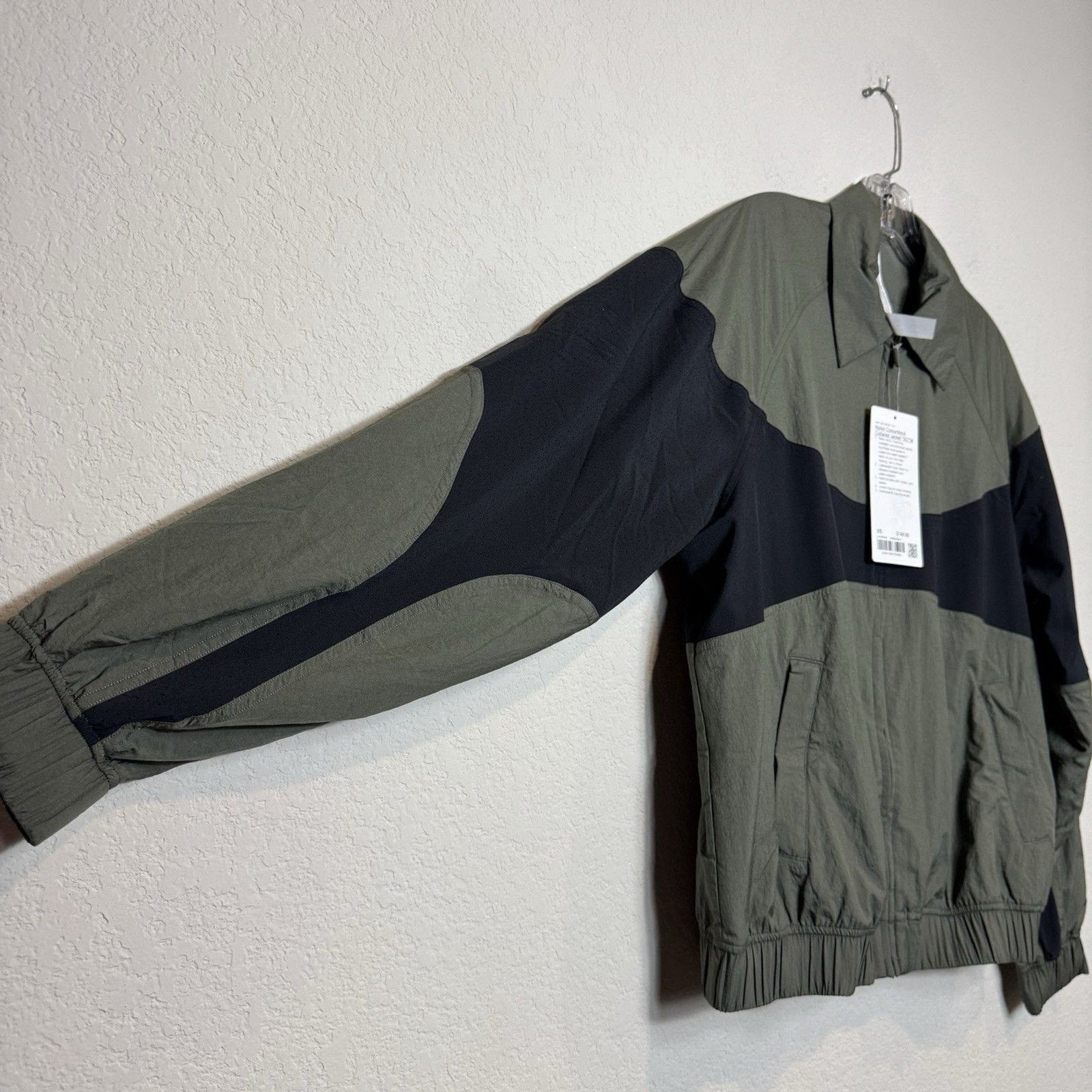Lululemon Lululemon Collared Jacket Retro Army Green/Black Size XS NWT Size XS / US 0-2 / IT 36-38 - 6 Thumbnail