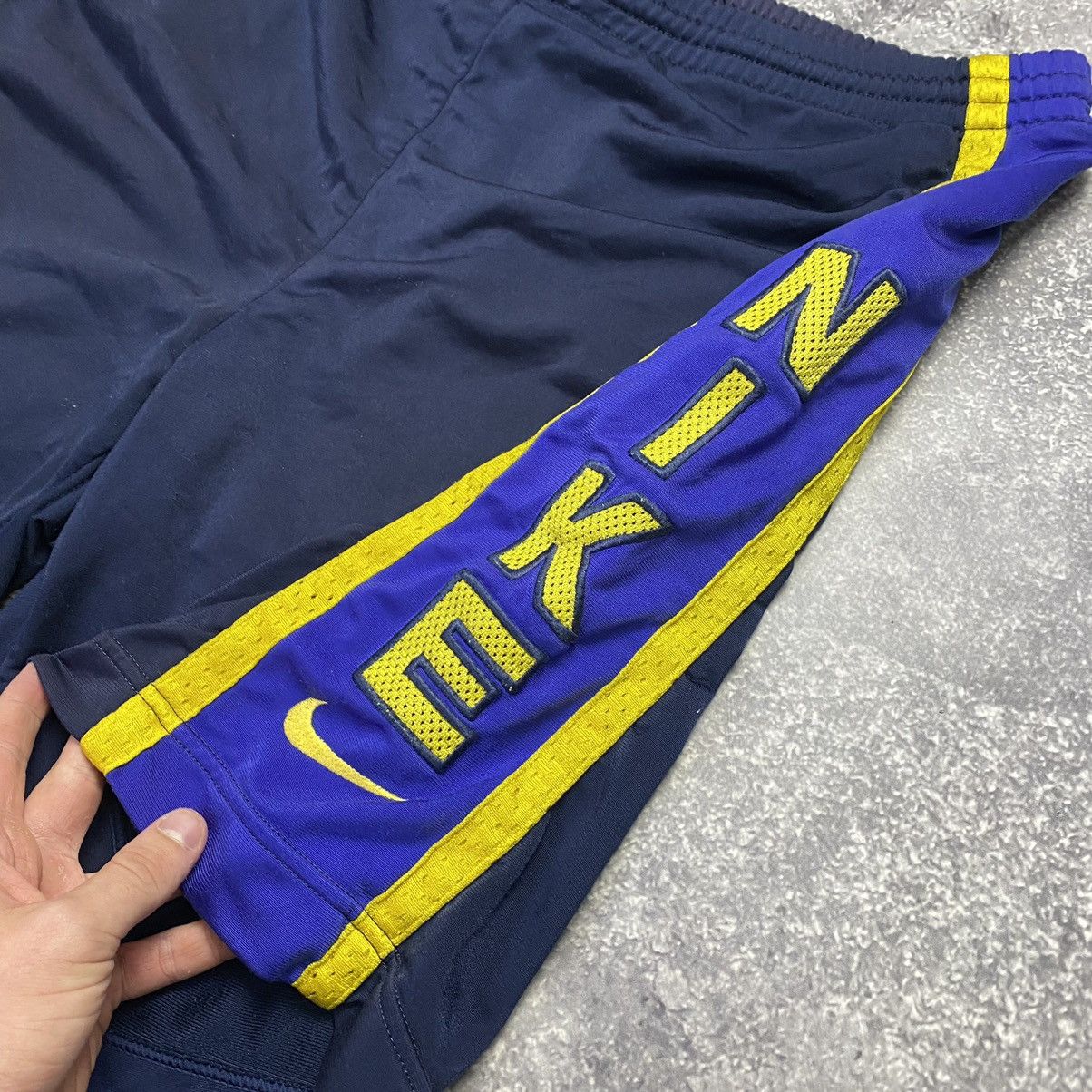 Nike Vintage Nike Big Logo 90’s rare archival shorts Size US 34 / EU 50 - 4 Thumbnail