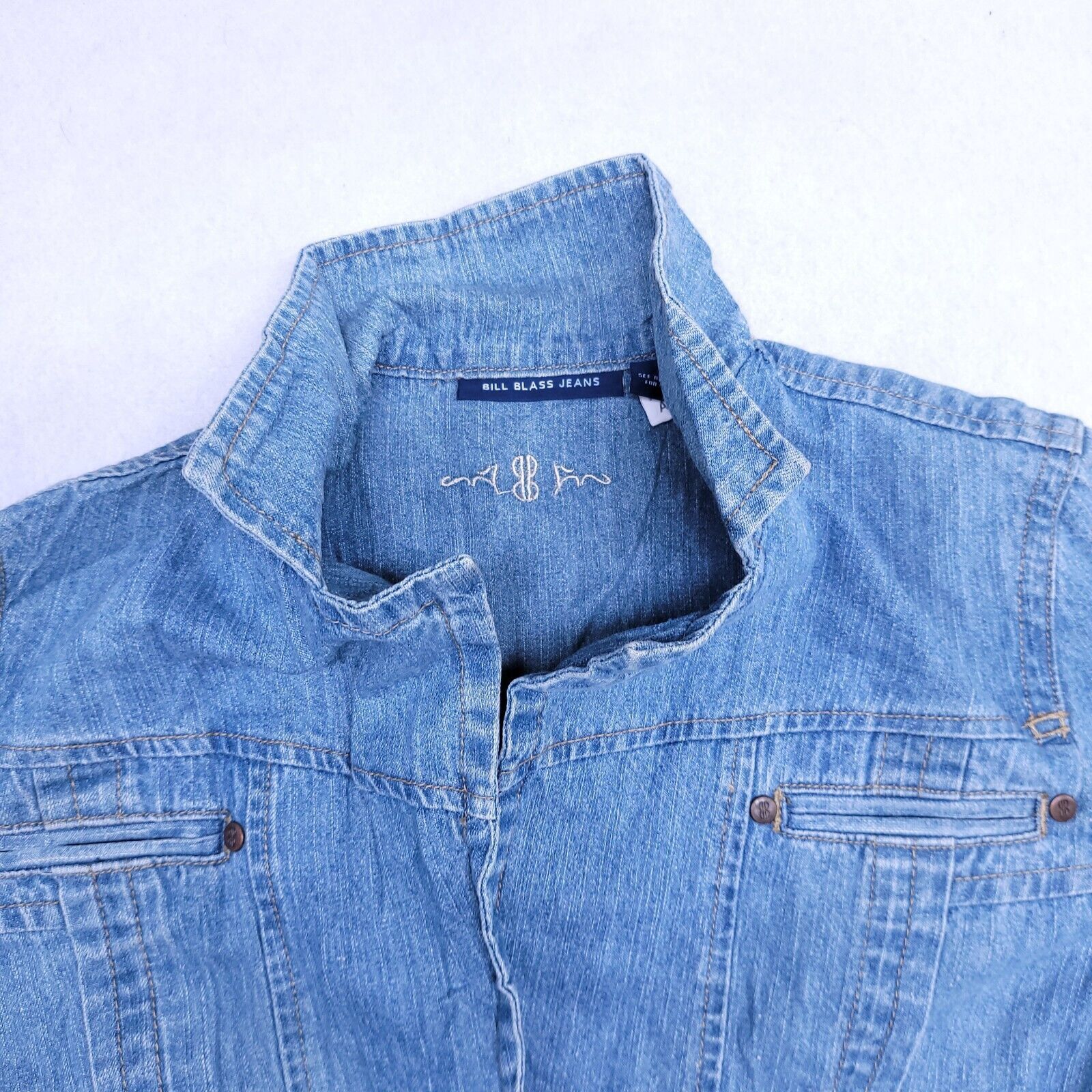 Bill Blass Bill Blass Jeans Button Denim Jean Jacket Womens Size M Blue Size M / US 6-8 / IT 42-44 - 1 Thumbnail