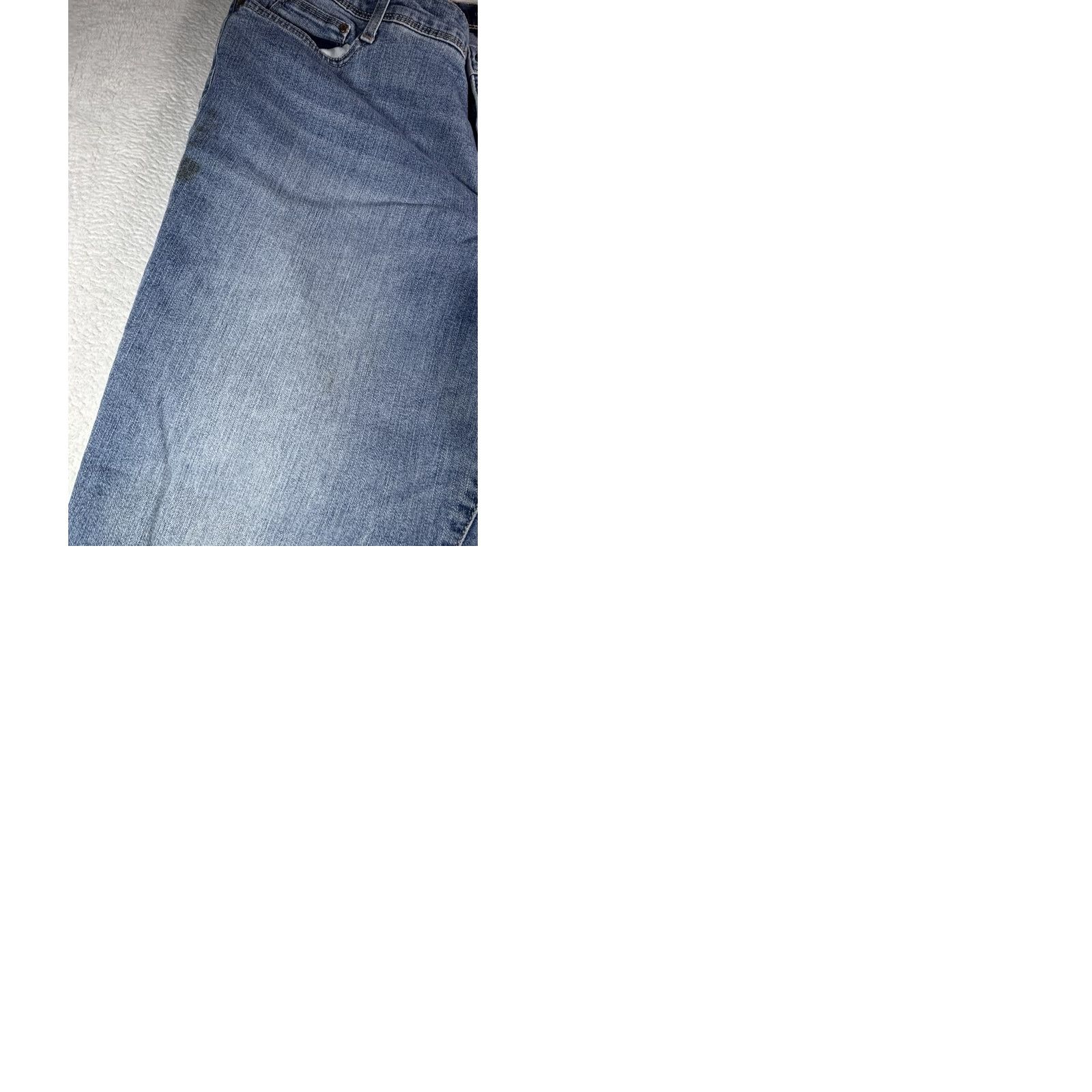 Vintage Bandolino Selene Capri Jeans Women’s Sz 16 Medium Wash Blue 5-Pocket Denim Stretch Regular Rise Mid Inseam 22 in Menus? Size 38" / US 16 / IT 52 - 9 Thumbnail