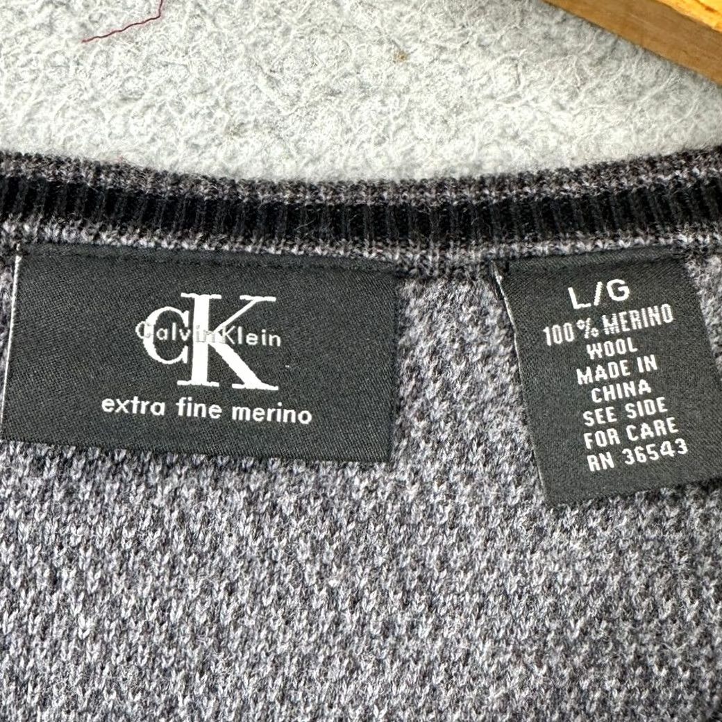 Calvin Klein Calvin Klein Sweater Mens Large Gray 100% Merino Wool V-Neck Knit Pullover Adult L Gray Size US L / EU 52-54 / 3 - 5 Thumbnail