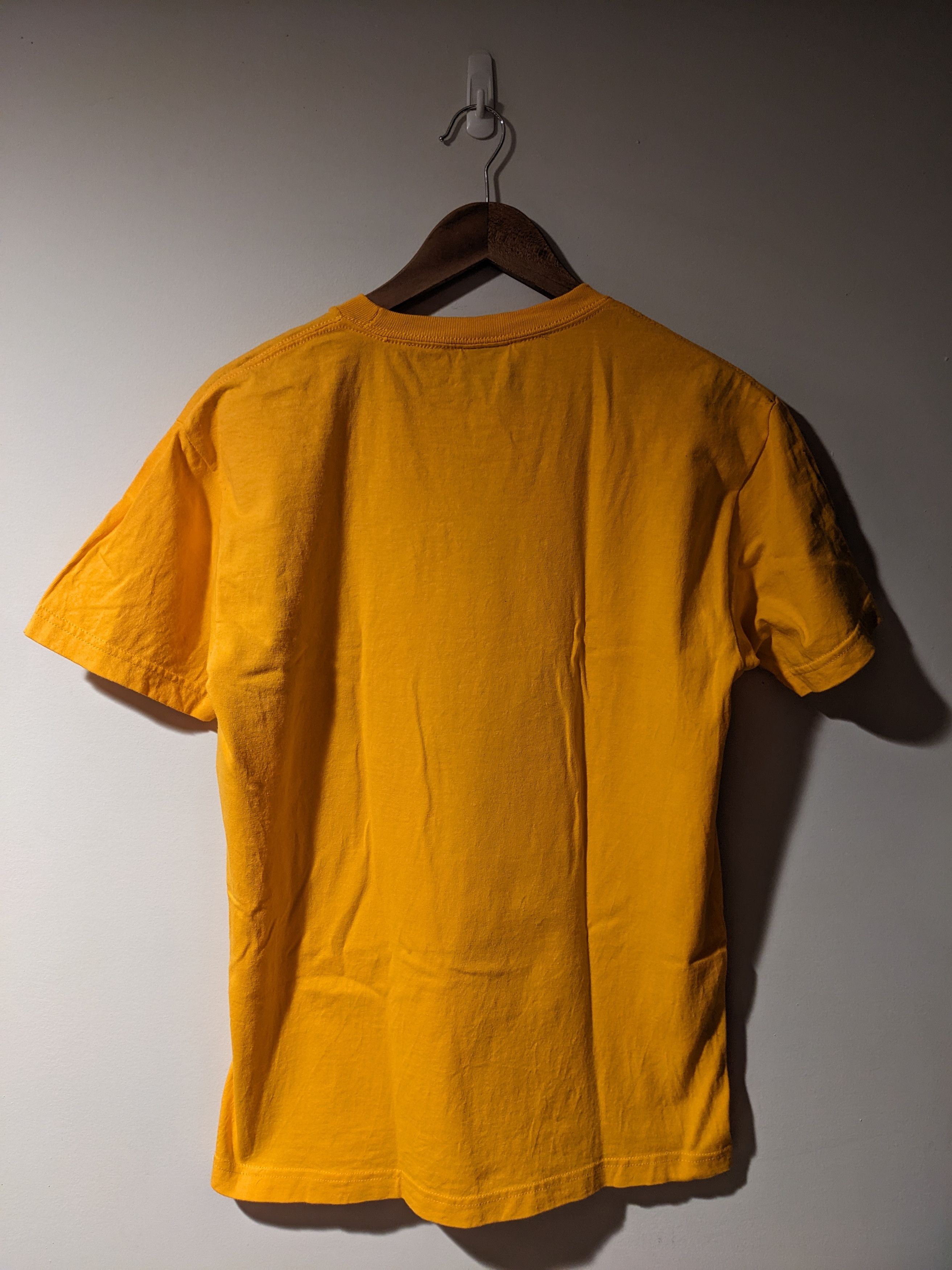Rebel8 Vintage Y2K Rebel8 Protect Ya Neck Yellow Medium T-Shirt Size US M / EU 48-50 / 2 - 4 Thumbnail