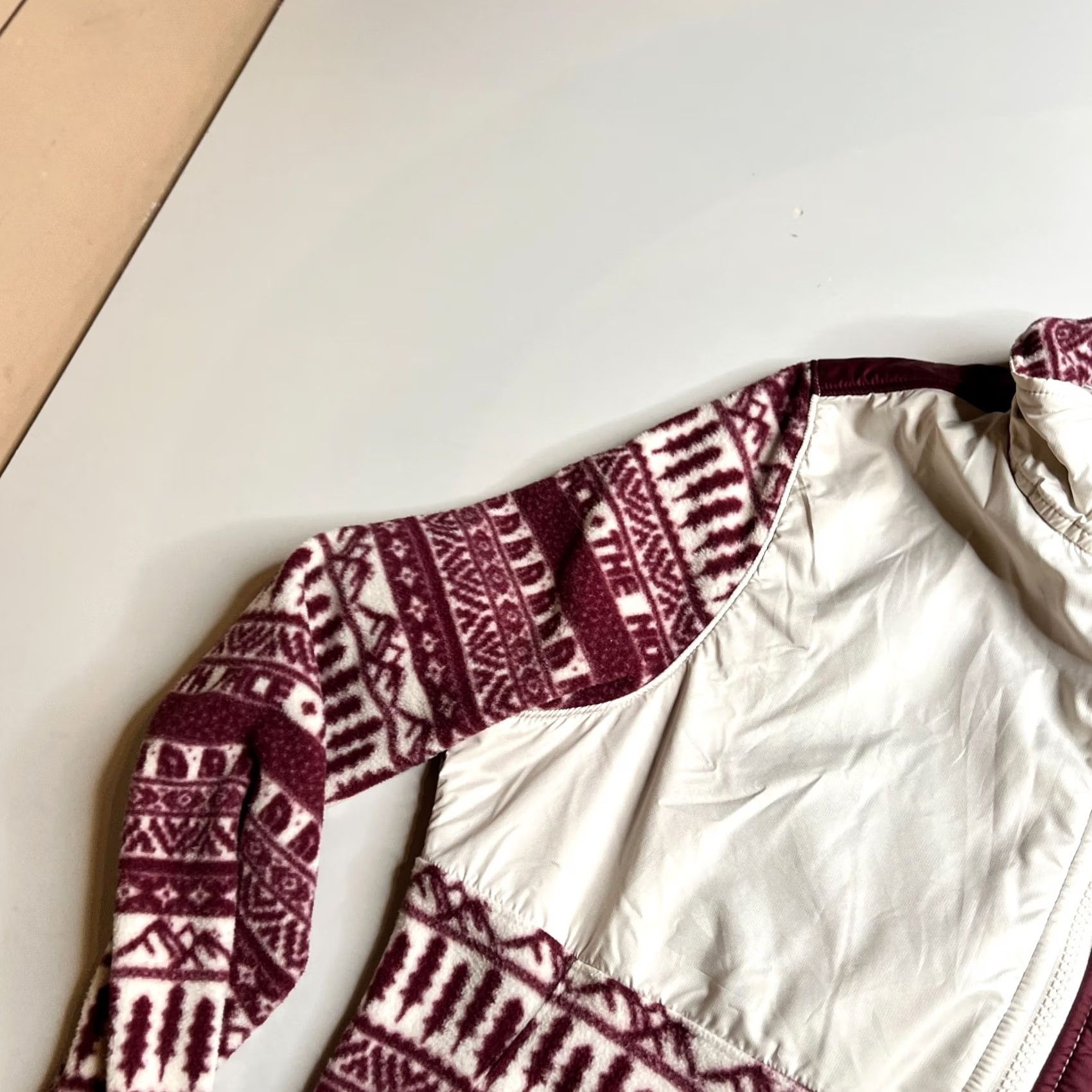 The North Face The North Face Womens Fleece Pullover Jacket Burgundy White Pattern L Regular Womens Jacket Size L / US 10 / IT 46 - 5 Thumbnail