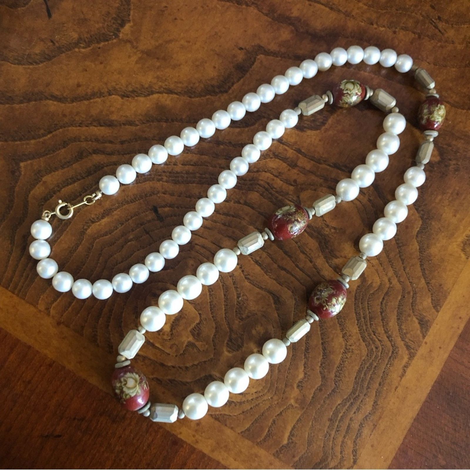 Vintage Vintage oval cloisonné white pearl bead necklace Size ONE SIZE - 8 Thumbnail