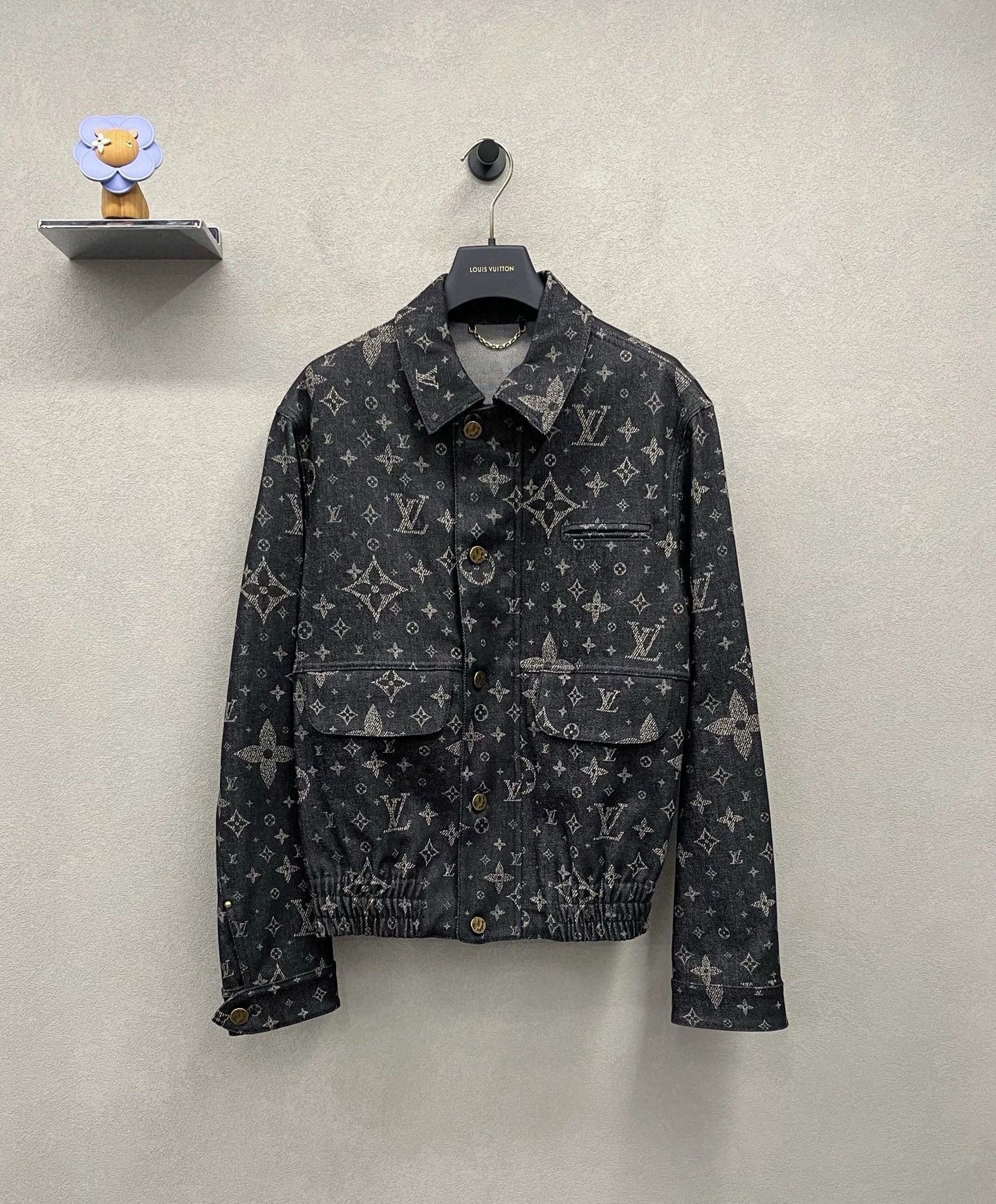 Louis Vuitton LV Black Logo Printed Jacket Size 48 Size US M / EU 48-50 / 2 - 1 Thumbnail