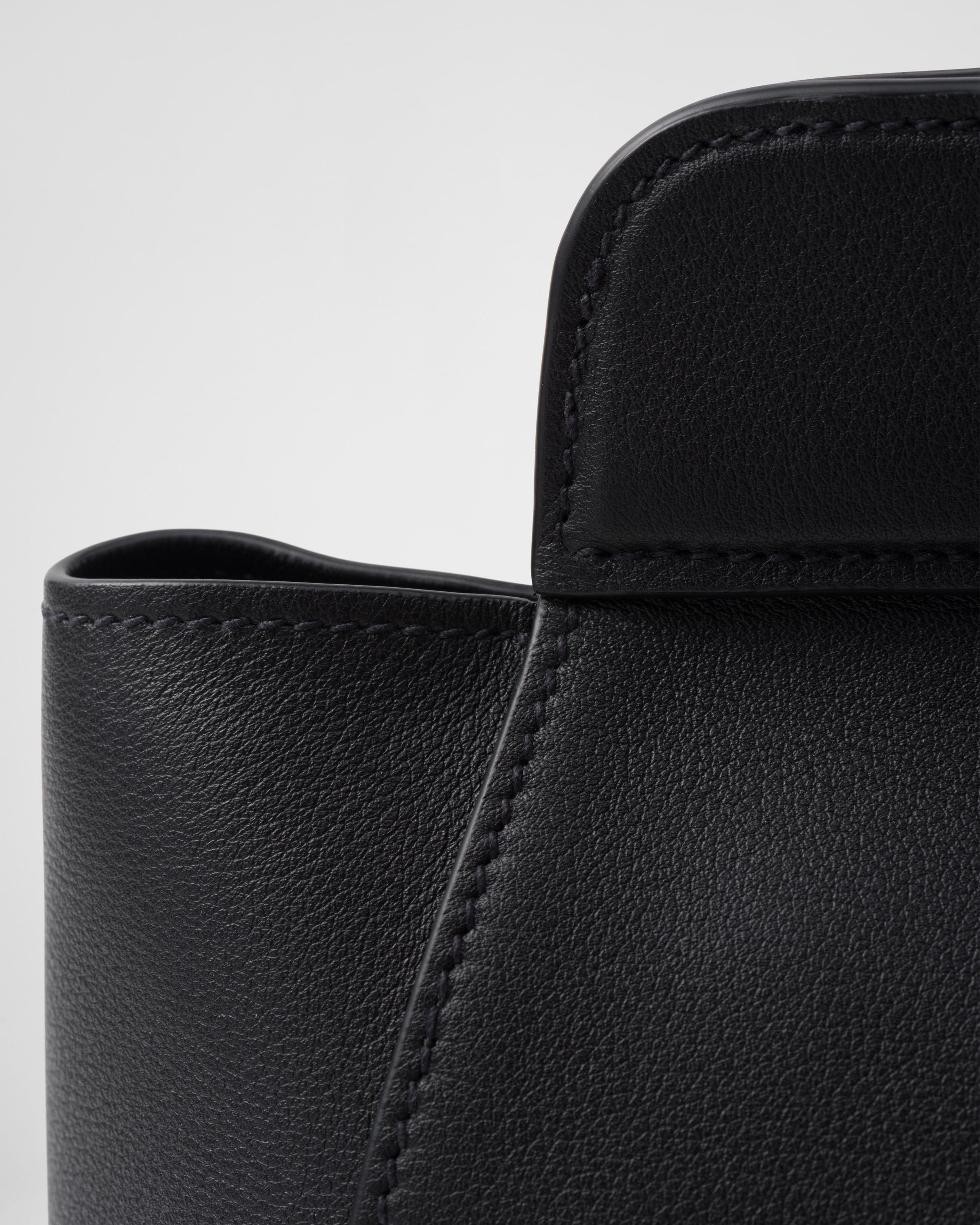 Prada o1la1rc1a0925 Size: OS / Medium Leather Tote Bag in Black Size ONE SIZE - 6 Thumbnail