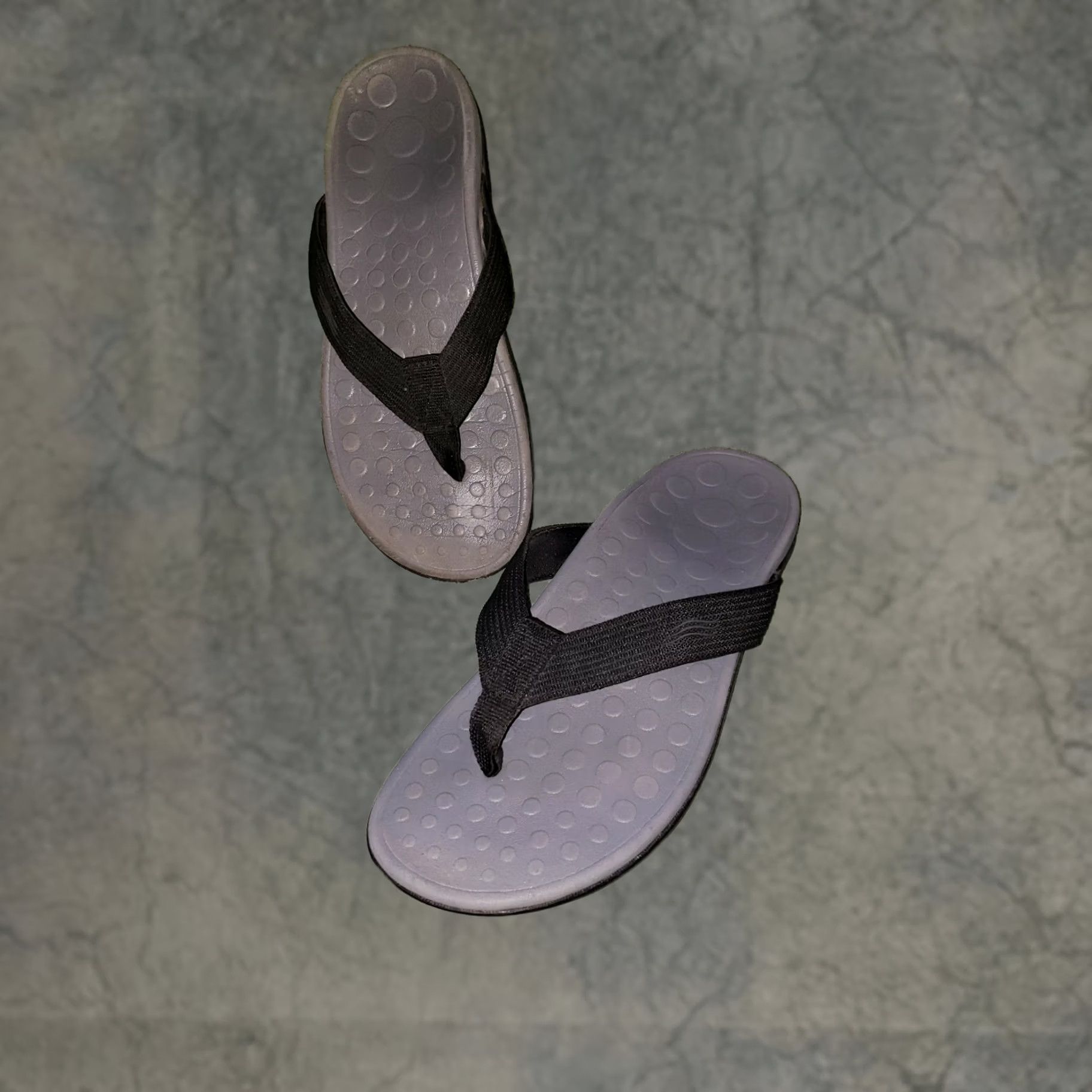Vionic Vionic Wave Sandal Toe Post Womens US 9 Black Orthotic Footbed Orthoheel Slip On Beach Pool Casual Mens Womens Girls Size US 9 / IT 39 - 1 Thumbnail