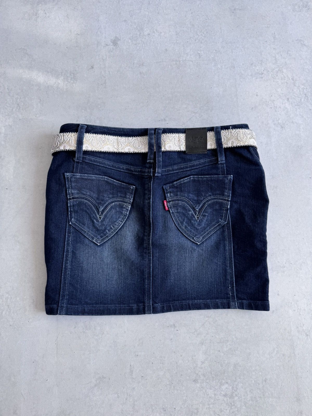 Levi's Levi’s Cropped Mini Y2K Denim Skirt + Japan Style Belt Size 27" / US 4 / IT 40 - 1 Thumbnail