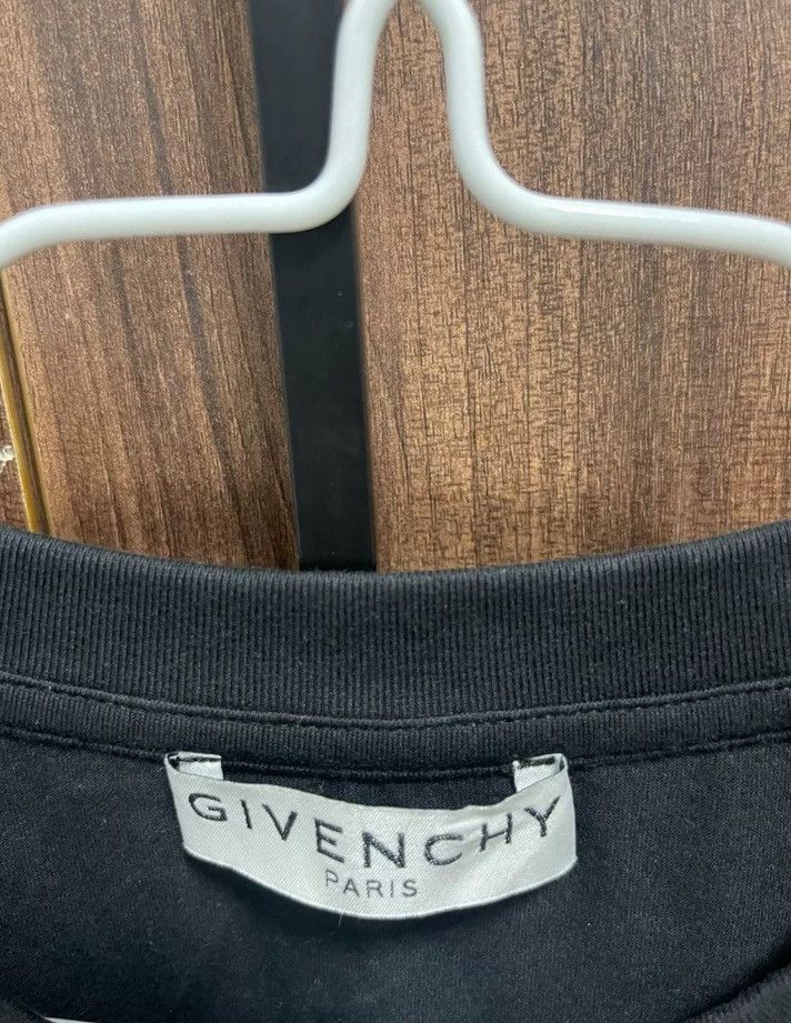 Givenchy Givenchy shark print short sleeved T-shirt2412-Nextarrow Size US XXS / EU 40 - 2 Thumbnail