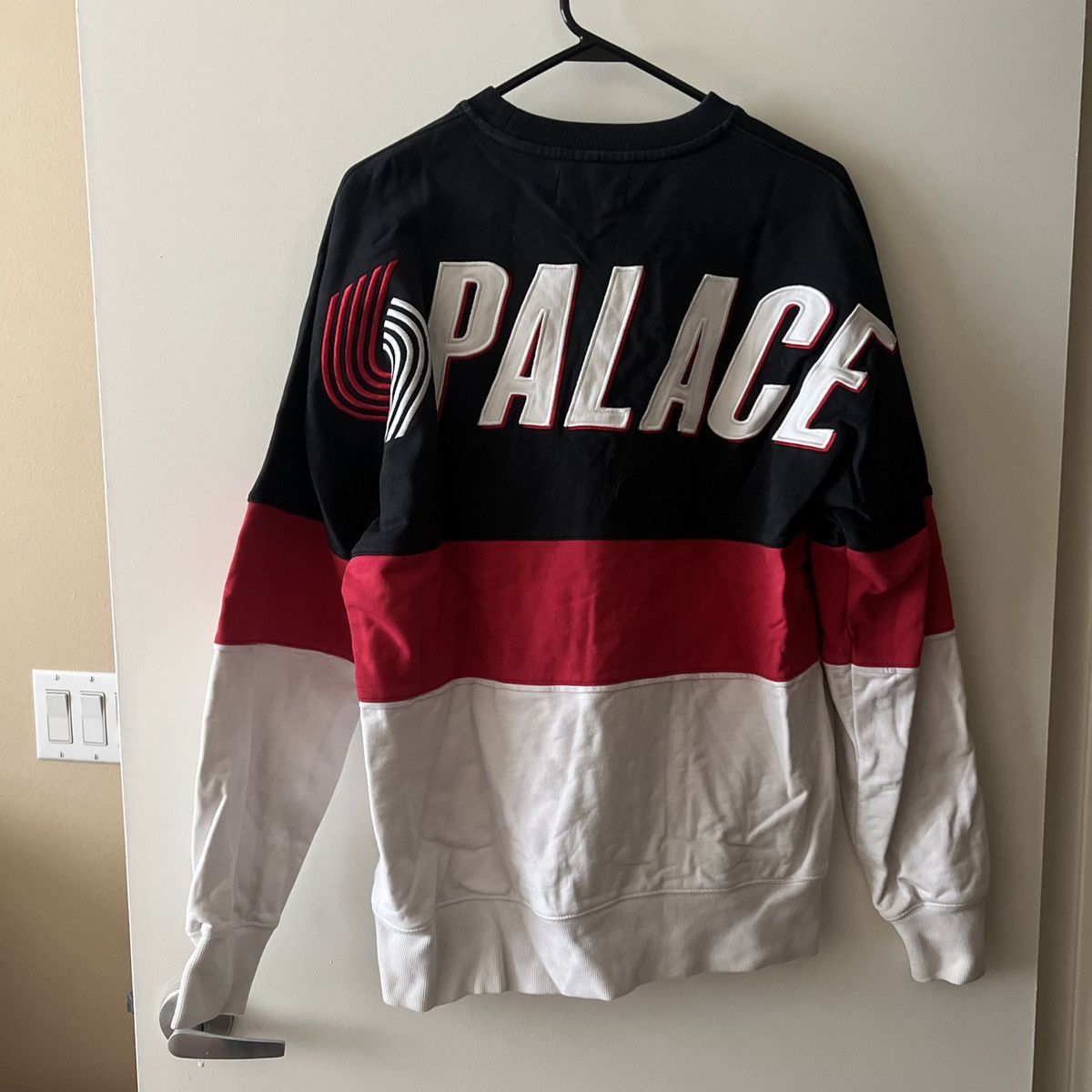 Palace Blazed Drop Shoulder Crew Black/Red/White Size US L / EU 52-54 / 3 - 3 Thumbnail