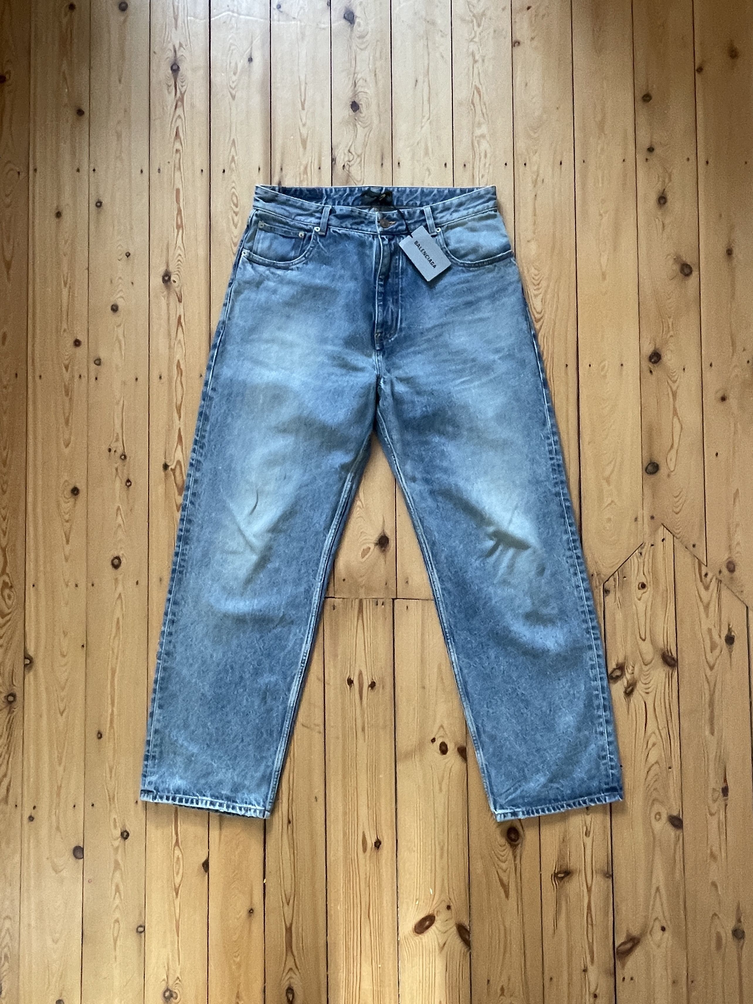 Balenciaga Balenciaga - Light Wash Loose-Fit Jeans L Size US 36 / EU 52 - 1 Thumbnail
