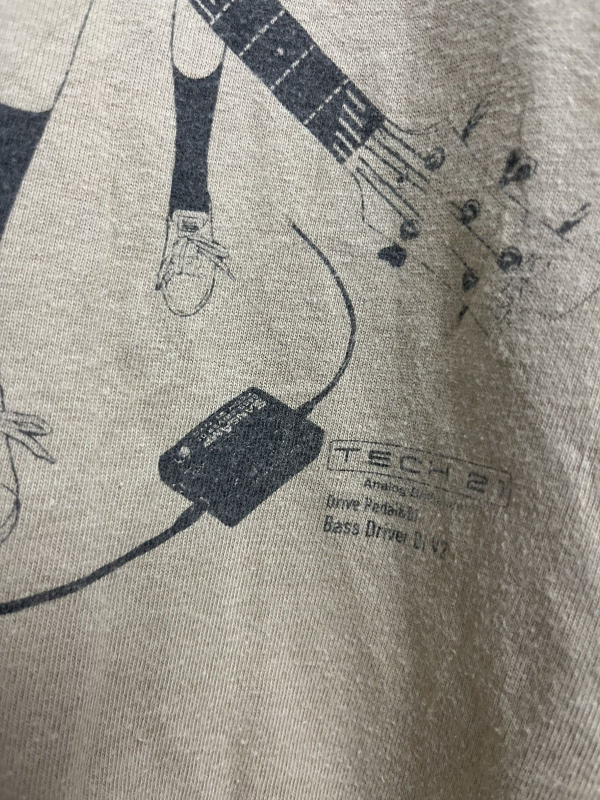 Anime 💥Brighton Guitar Japanese Anime T Shirts Size US L / EU 52-54 / 3 - 8 Thumbnail