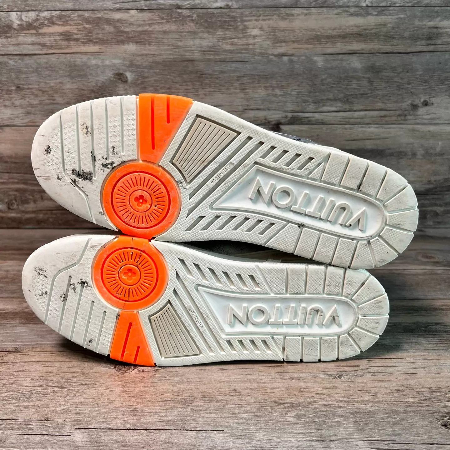 Louis Vuitton LV Trainer Liquid Silver/Orange TinFoil UK7(41) Worn Size US 8 / EU 41 - 6 Thumbnail