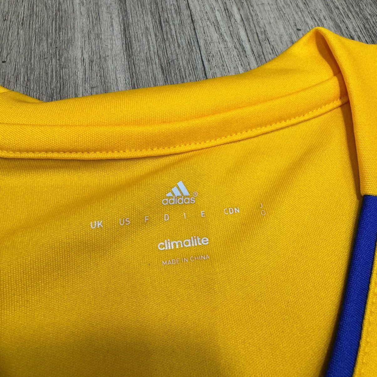 Adidas Vegalta Sendai 2015 home shirt Size US M / EU 48-50 / 2 - 6 Thumbnail