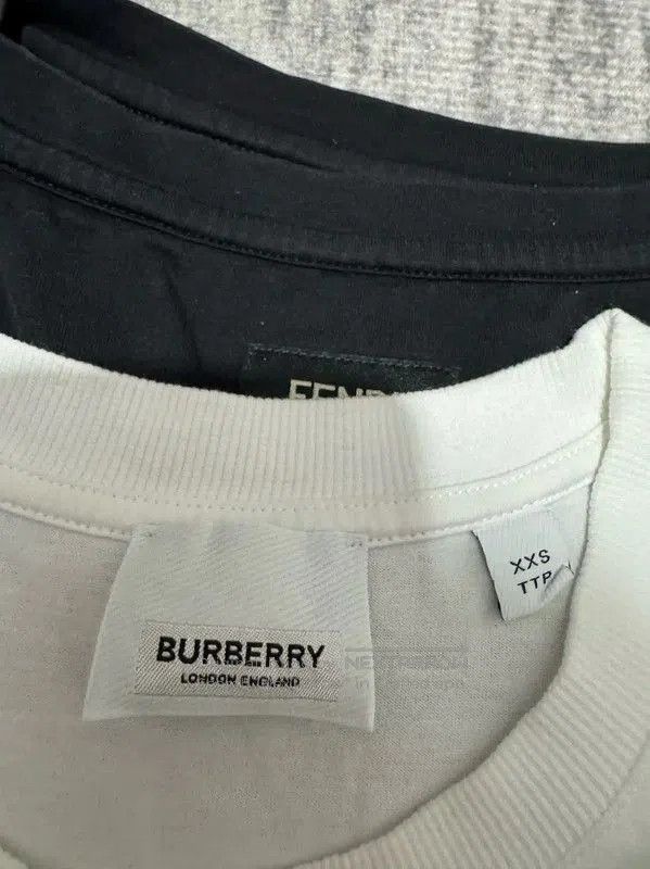 Burberry Burberry Limited Edition Graphic Print T. Size US XXS / EU 40 - 3 Thumbnail