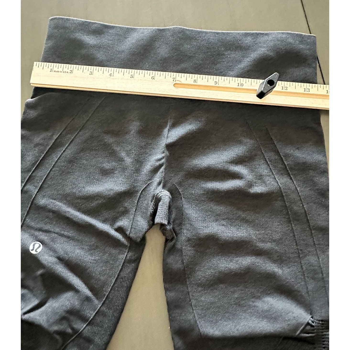 Lululemon Lululemon Athletica Ebb to Street Capri (dark gray) Size 28" / US 6 / IT 42 - 4 Thumbnail