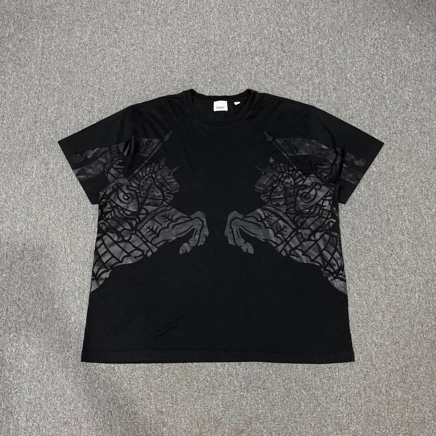 Burberry Burberry Black Horseferry Short Sleeve L 99New Size US L / EU 52-54 / 3 - 1 Thumbnail