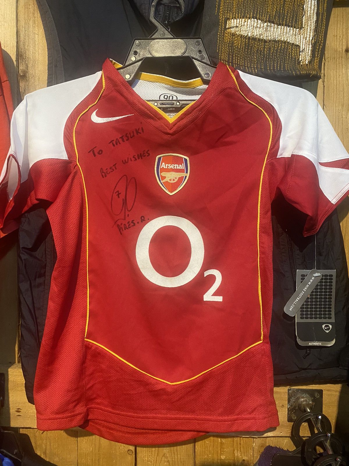 Nike VINTAGE Nike Arsenal Football Signed By Robert Pires Size US XS / EU 42 / 0 - 19 Thumbnail