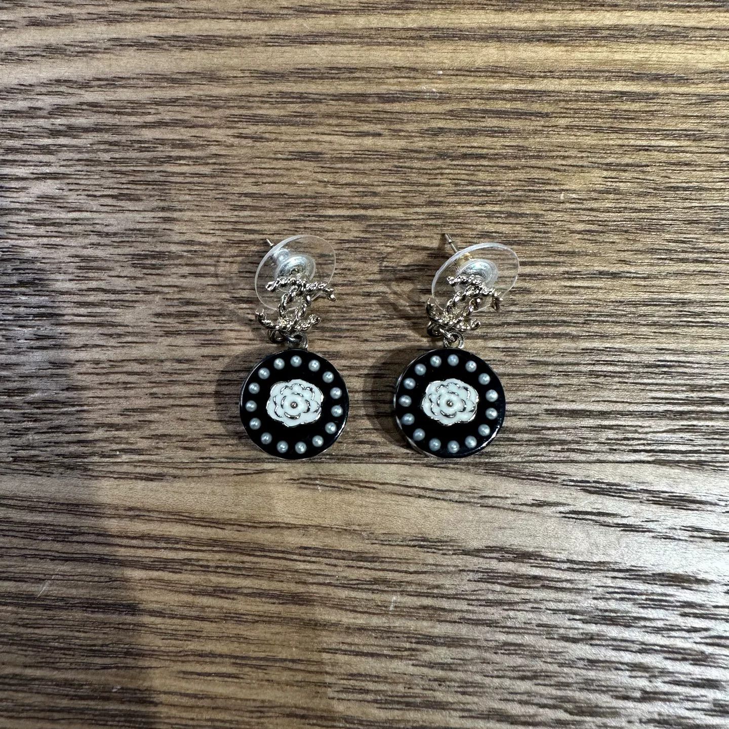 Chanel Chanel Retro Earrings OS Women Size ONE SIZE - 1 Thumbnail