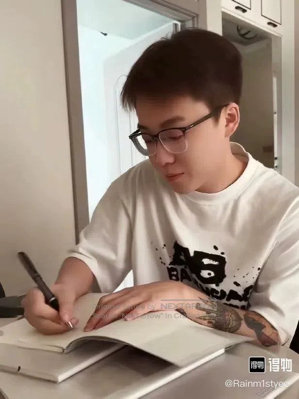 Balenciaga Balenciaga Letter print round-neck short-sleeve T-shirt Size US S / EU 44-46 / 1 - 4 Thumbnail