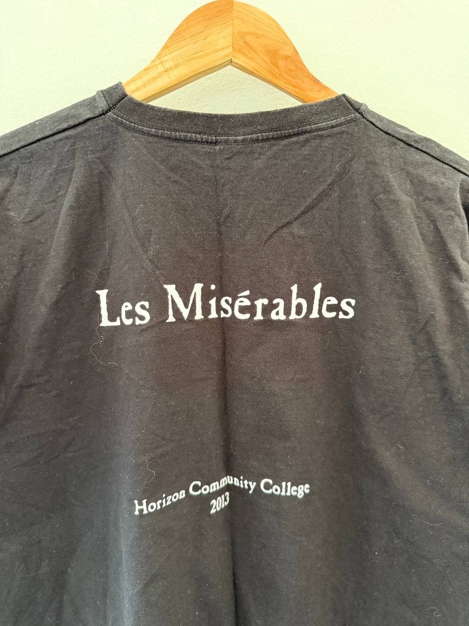 Band Tees Les miserables london rock tee shirt brand tees 2003 Size US L / EU 52-54 / 3 - 8 Thumbnail